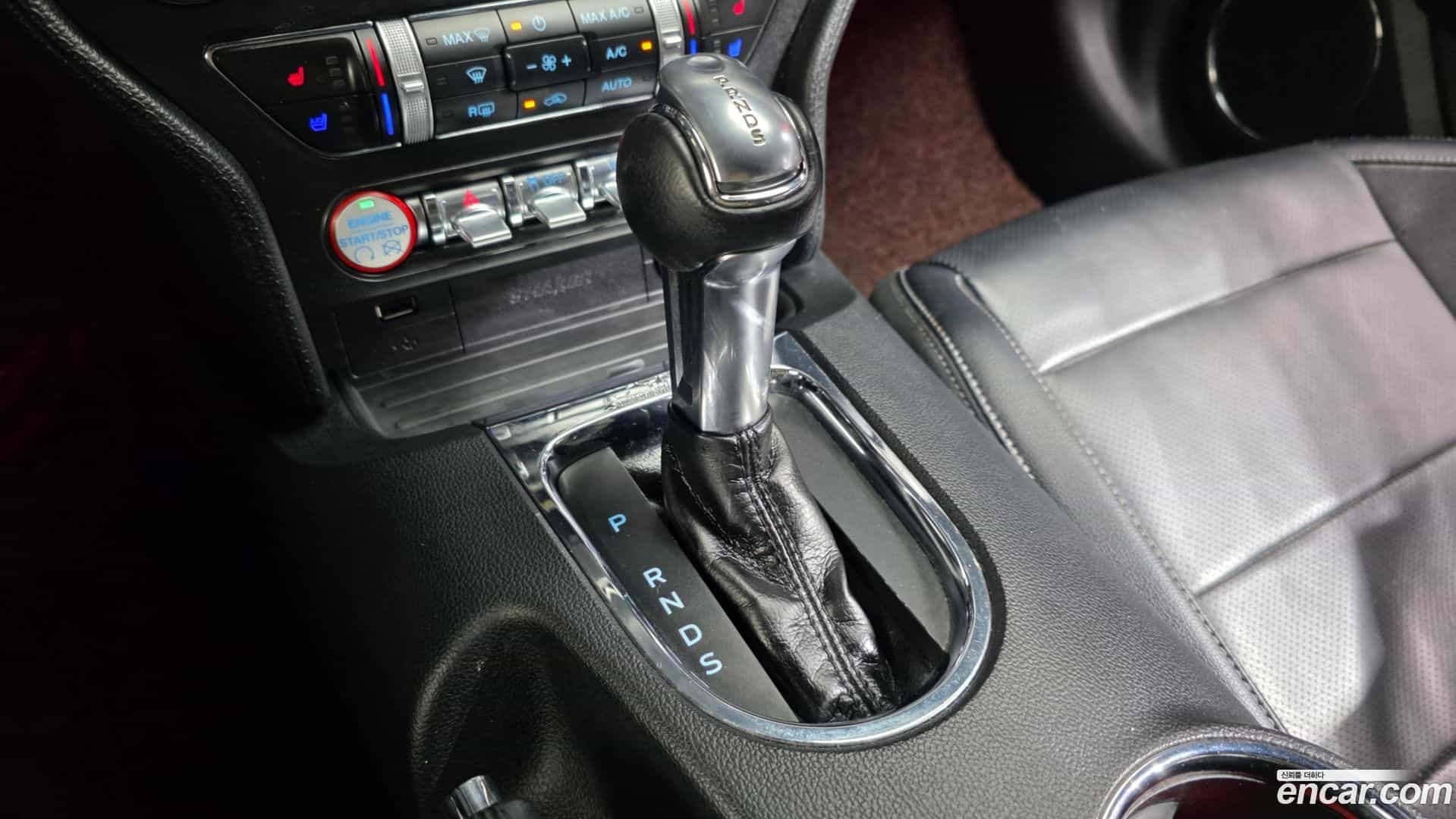 Mustang Ford 2015.2-INNER-009