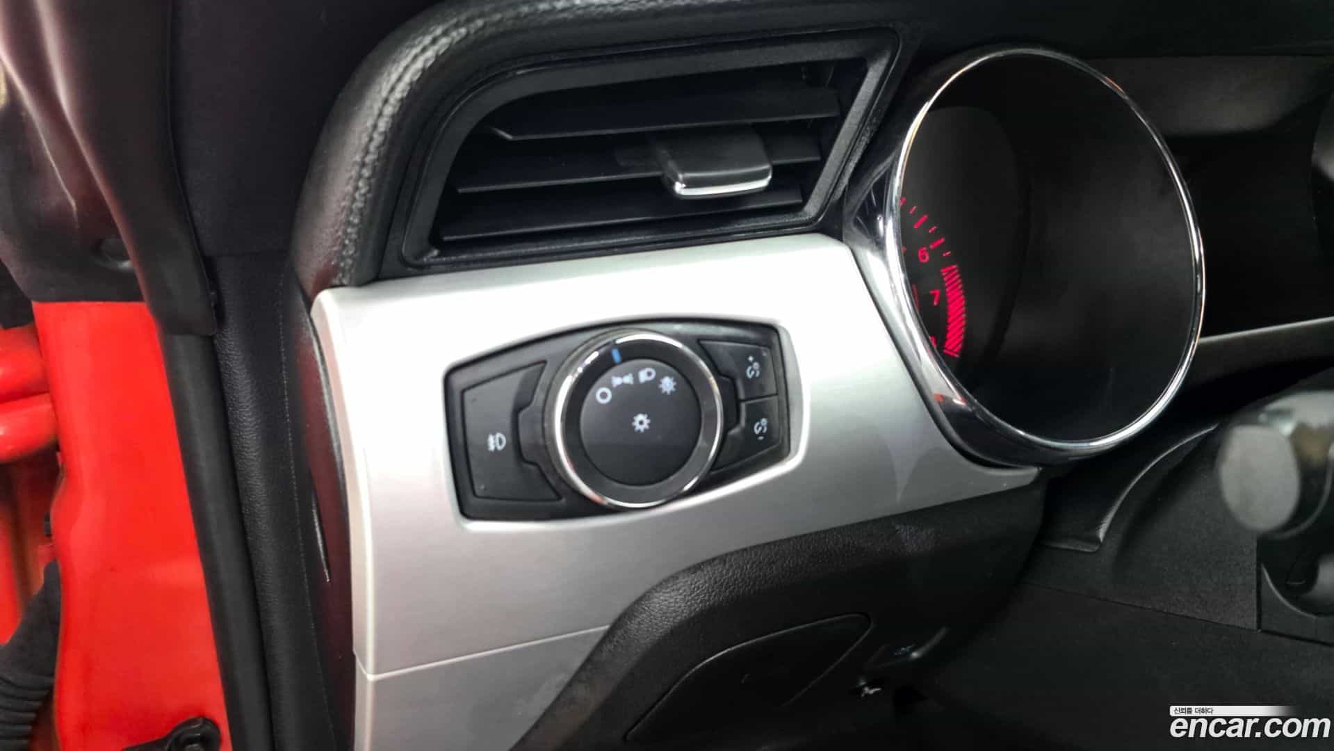 Mustang Ford 2015.2-OPTION-021