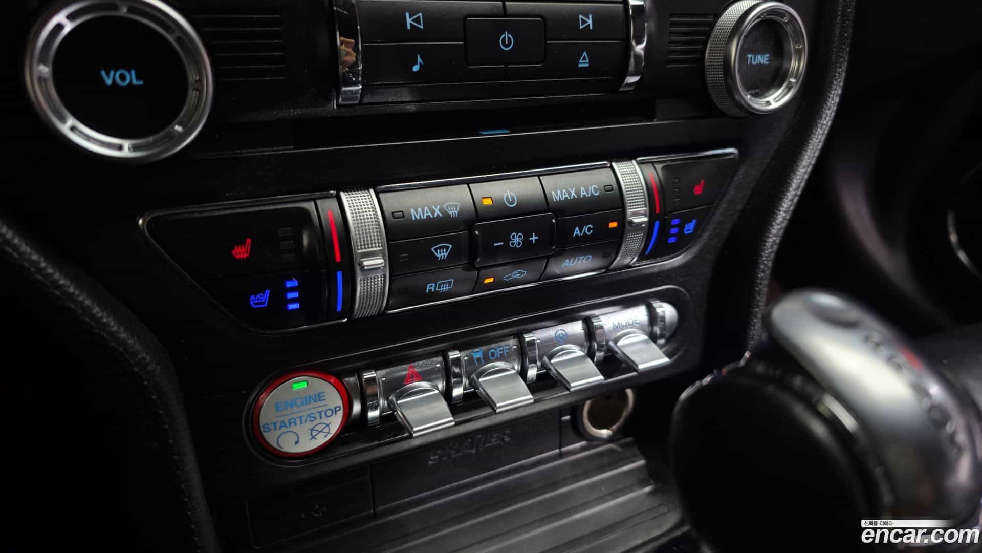 Mustang Ford 2015.2-OPTION-023