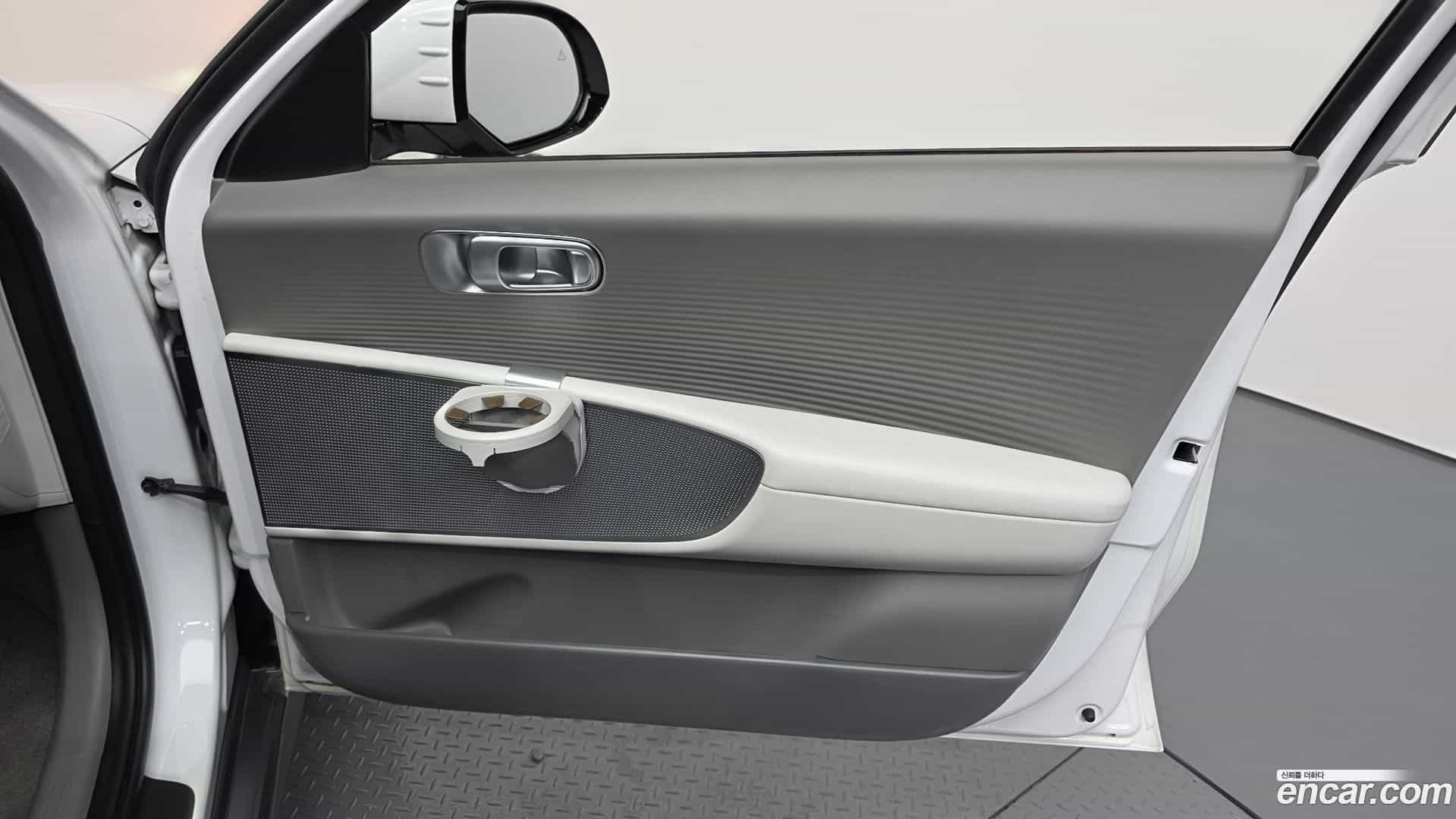 Ioniq6 Hyundai 2022.11-INNER-034
