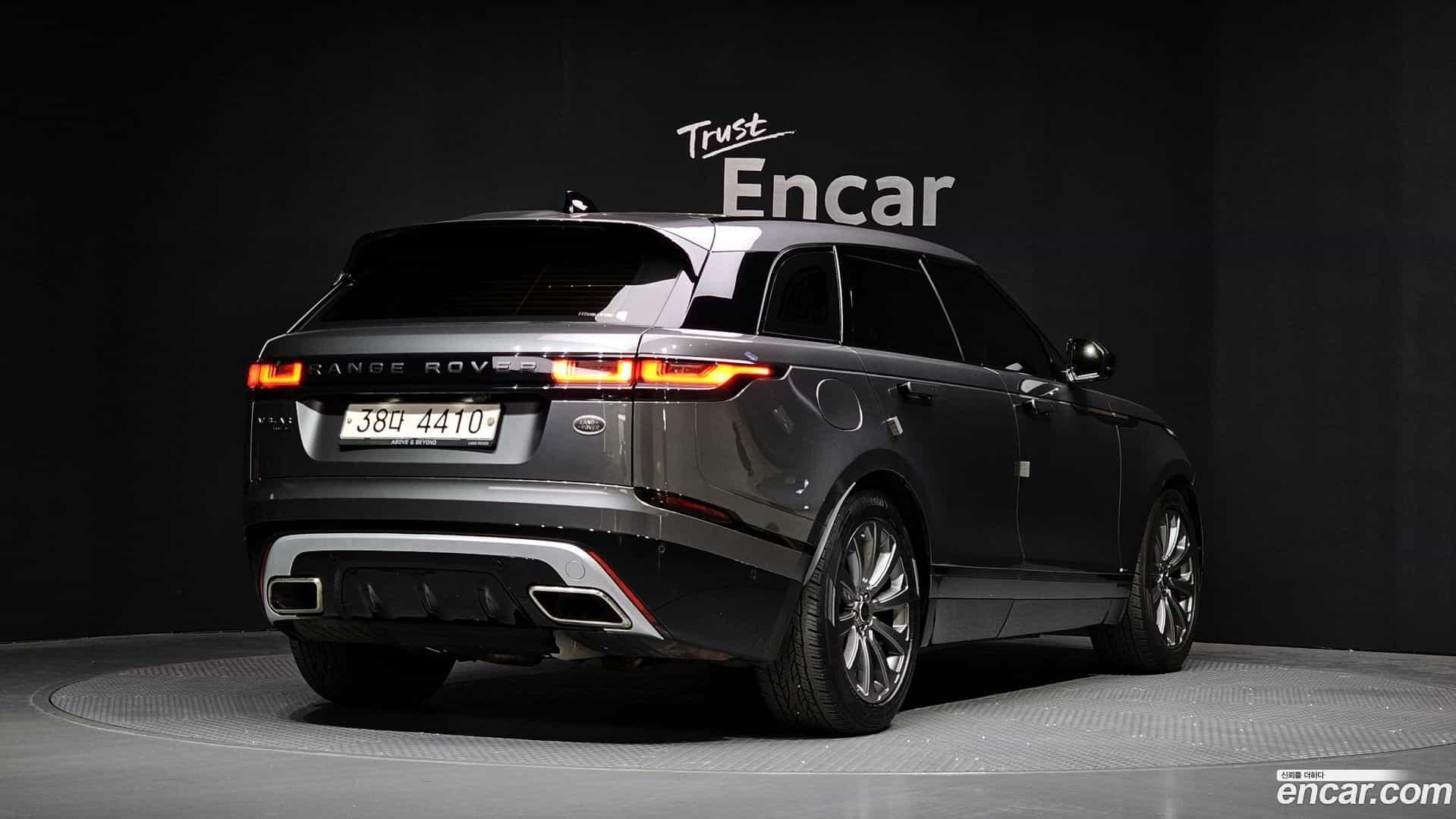 Range Rover Velar Land Rover 2018.0-OUTER-002