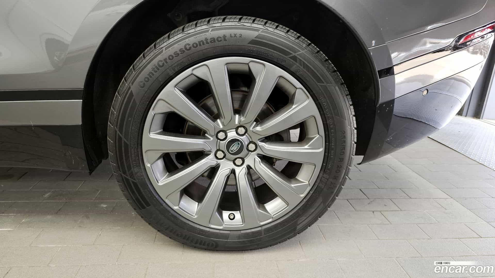 Range Rover Velar Land Rover 2018.0-OUTER-031
