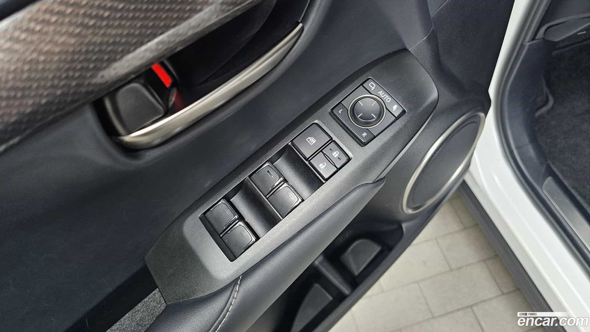 NX Lexus 2017.11-OPTION-018
