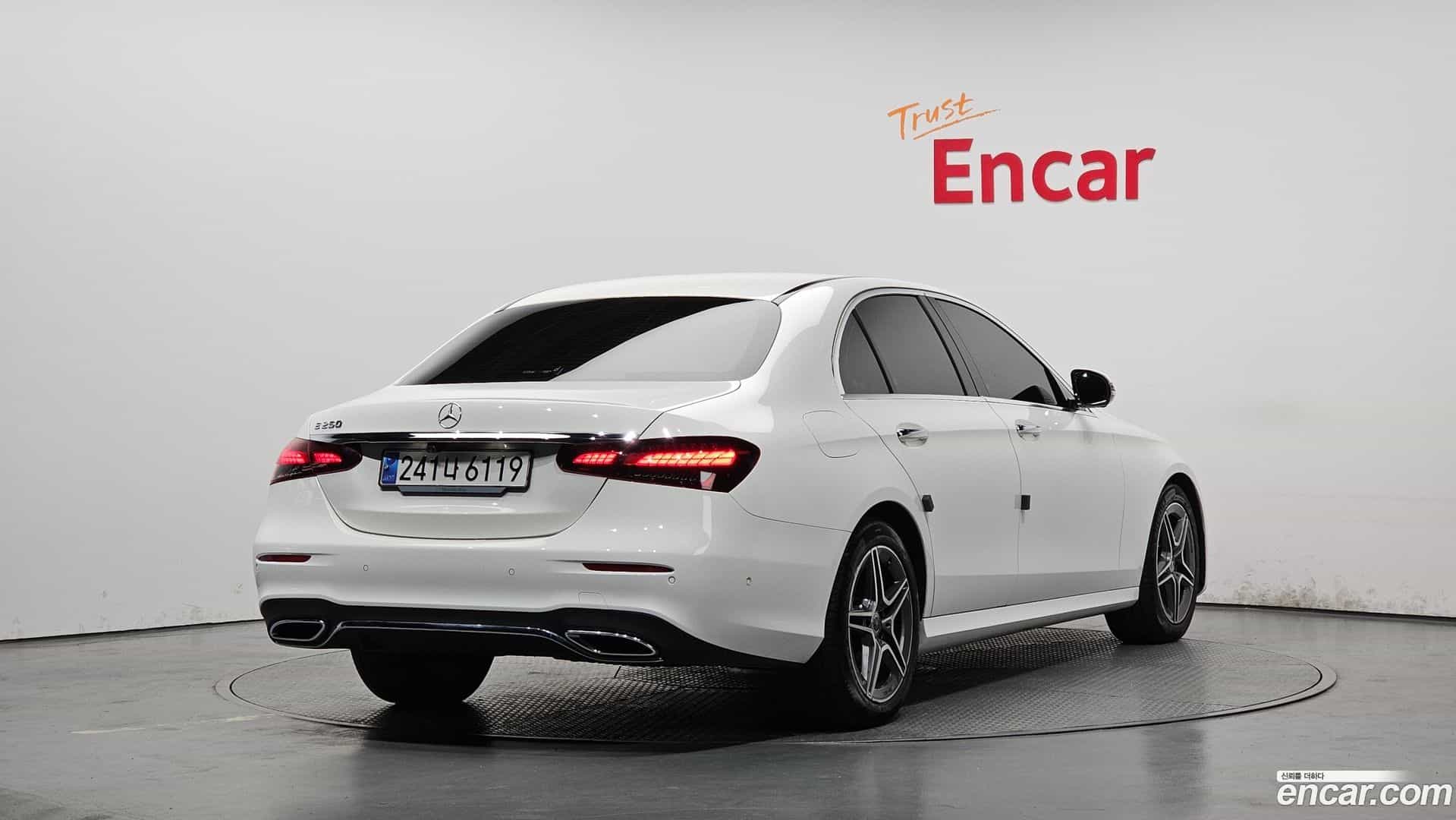 E-Class Mercedes-Benz 2023.8-OUTER-002