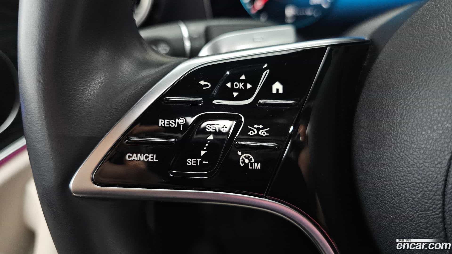 E-Class Mercedes-Benz 2023.8-OPTION-049