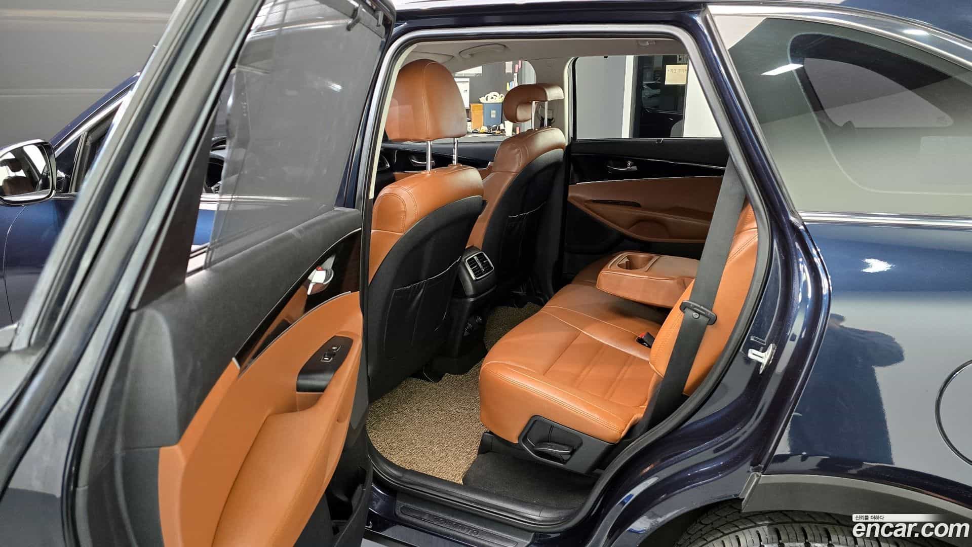 Sorento Kia 2017.8-OPTION-015