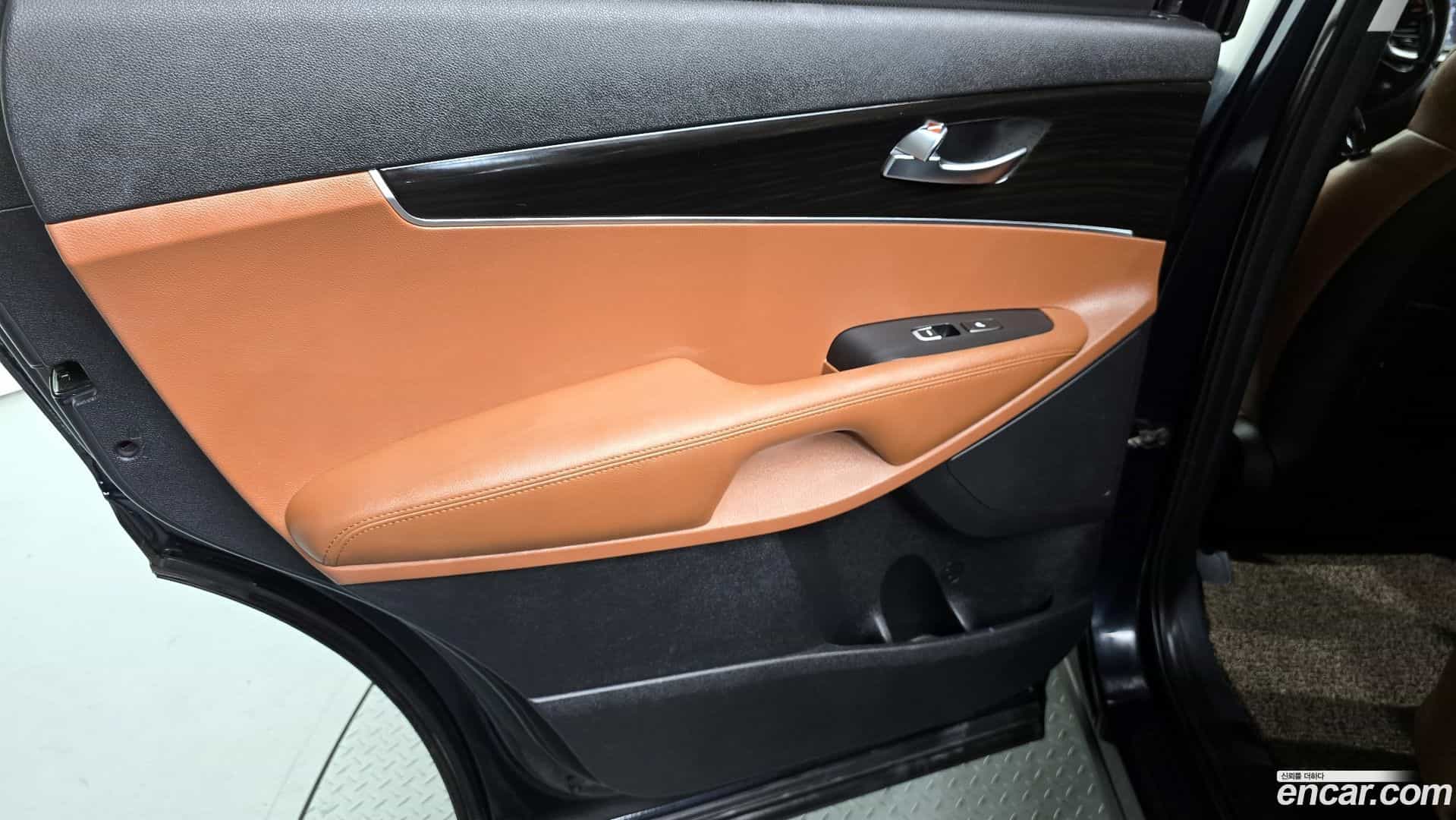 Sorento Kia 2017.8-INNER-035