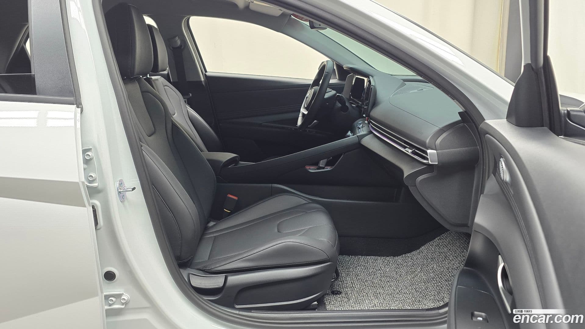 Main__Slider__Photo:AVANTE Hyundai 2025.11-10