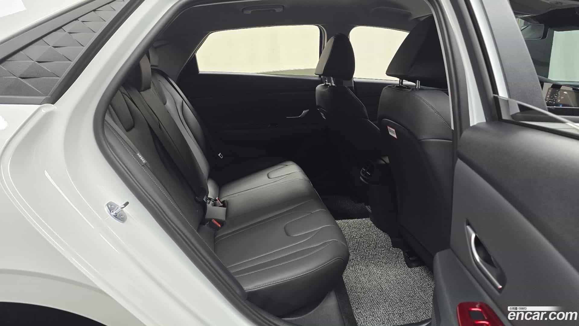 AVANTE Hyundai 2025.11-OPTION-016