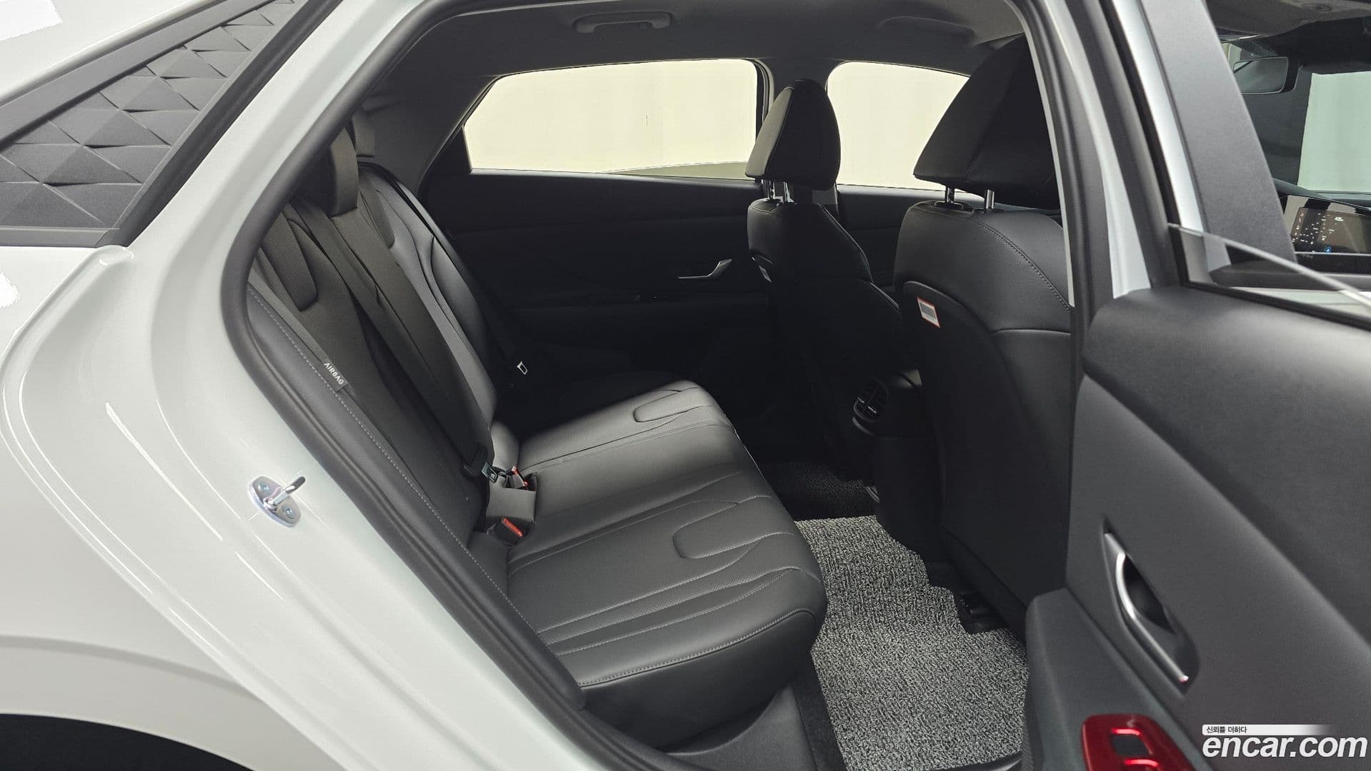 Main__Slider__Photo:AVANTE Hyundai 2025.11-11