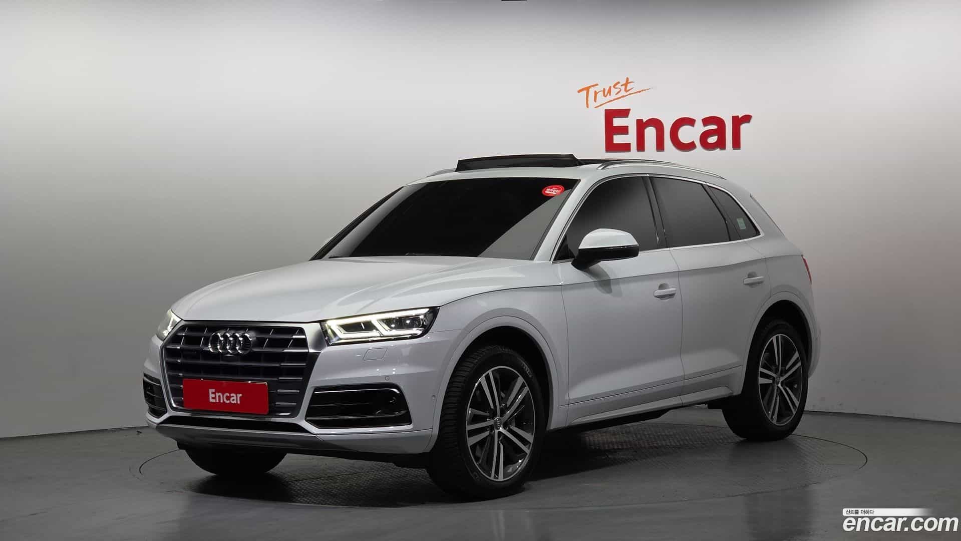 Q5 Audi 2020.11-OUTER-001