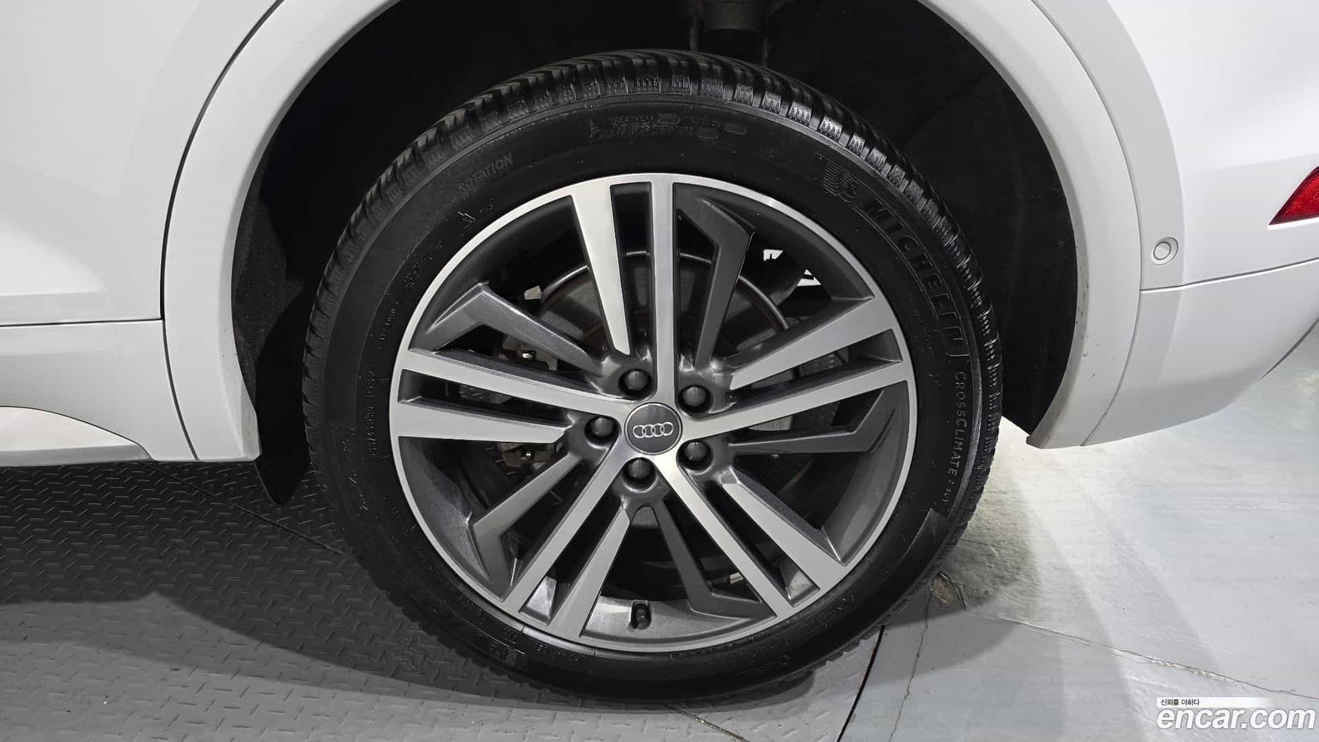 Q5 Audi 2020.11-OUTER-031