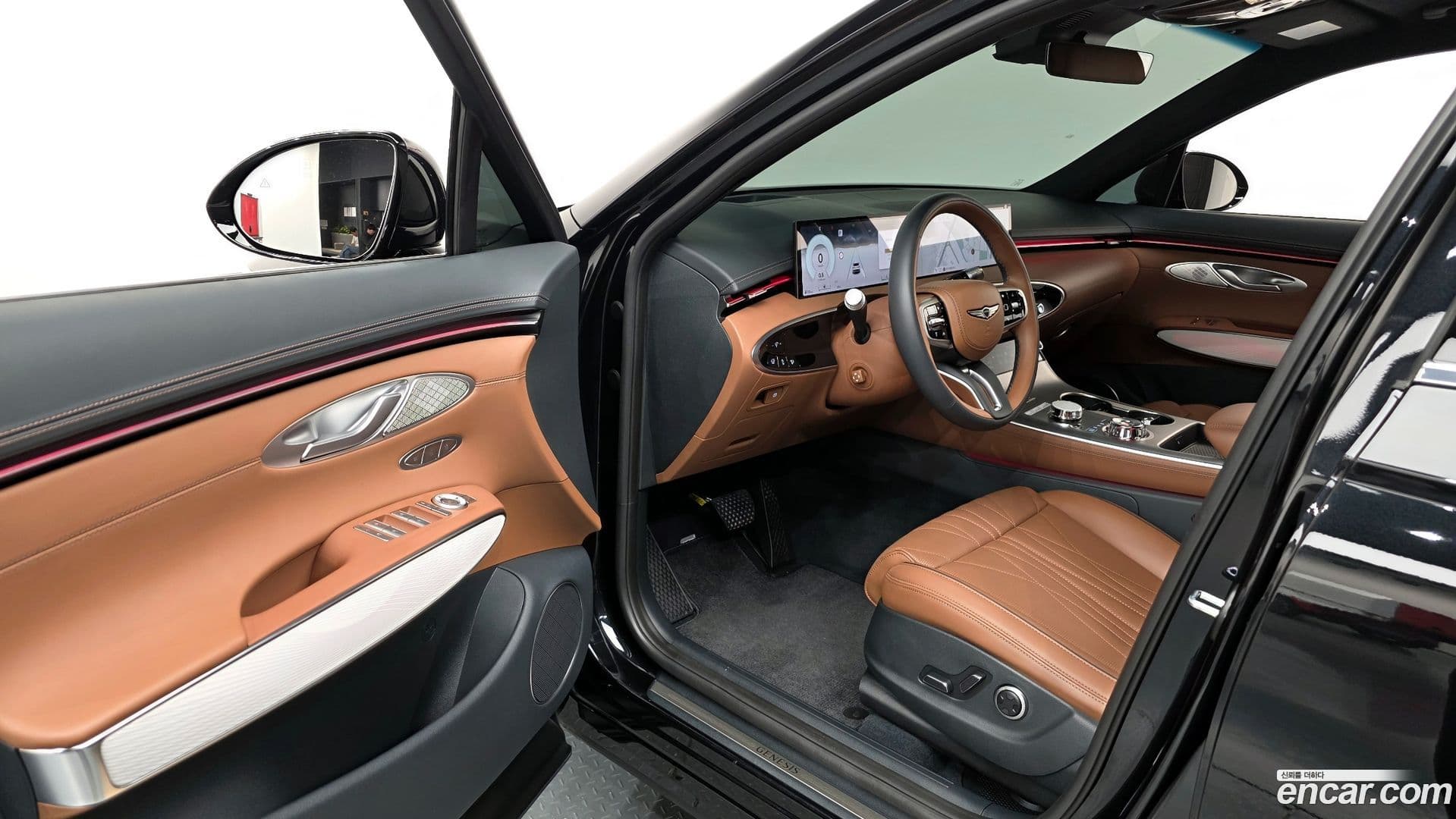 Main__Slider__Photo:GV70 Genesis 2025.7-9