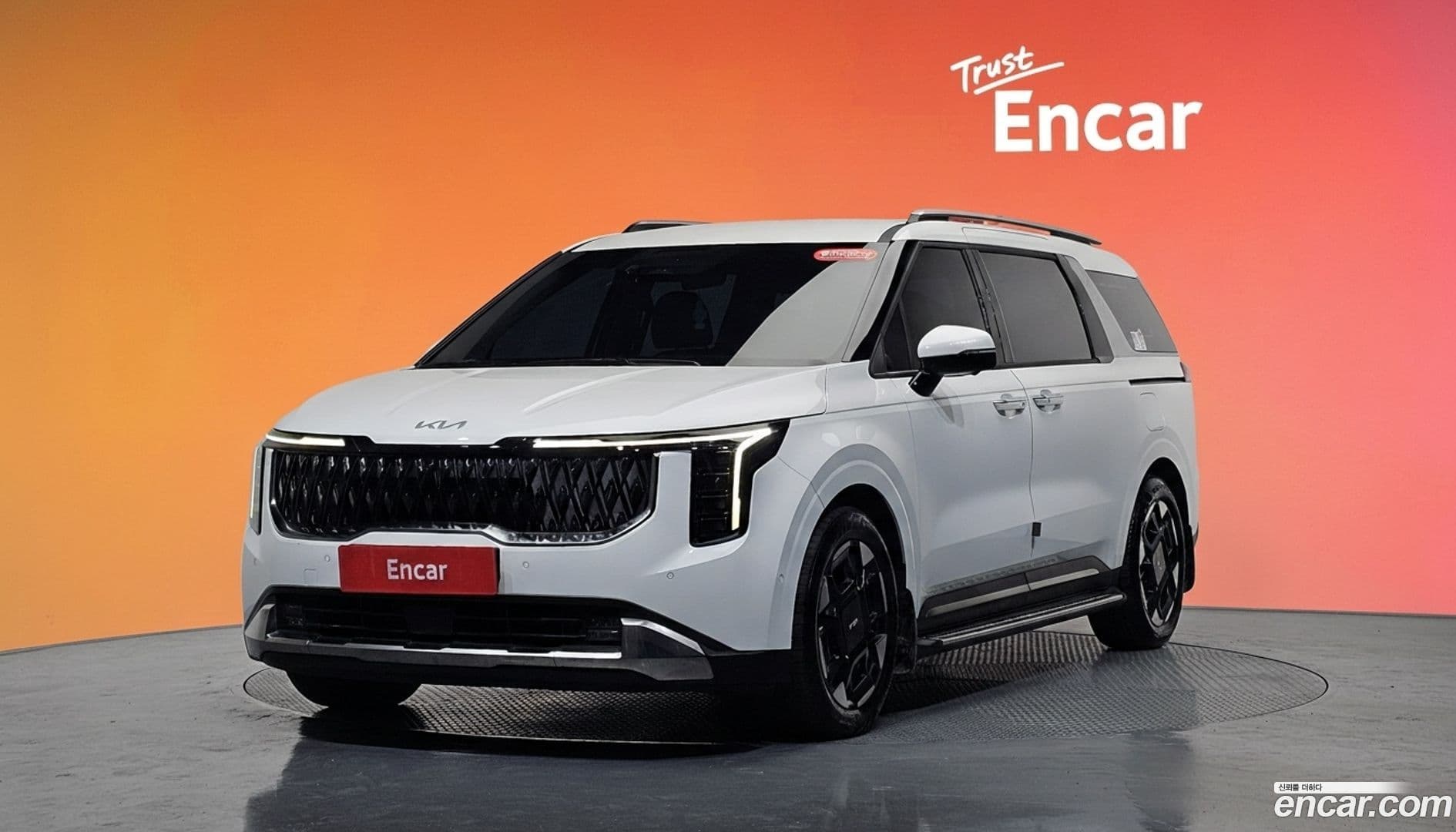 Main__Slider__Photo:Canival Kia 2024.9-0