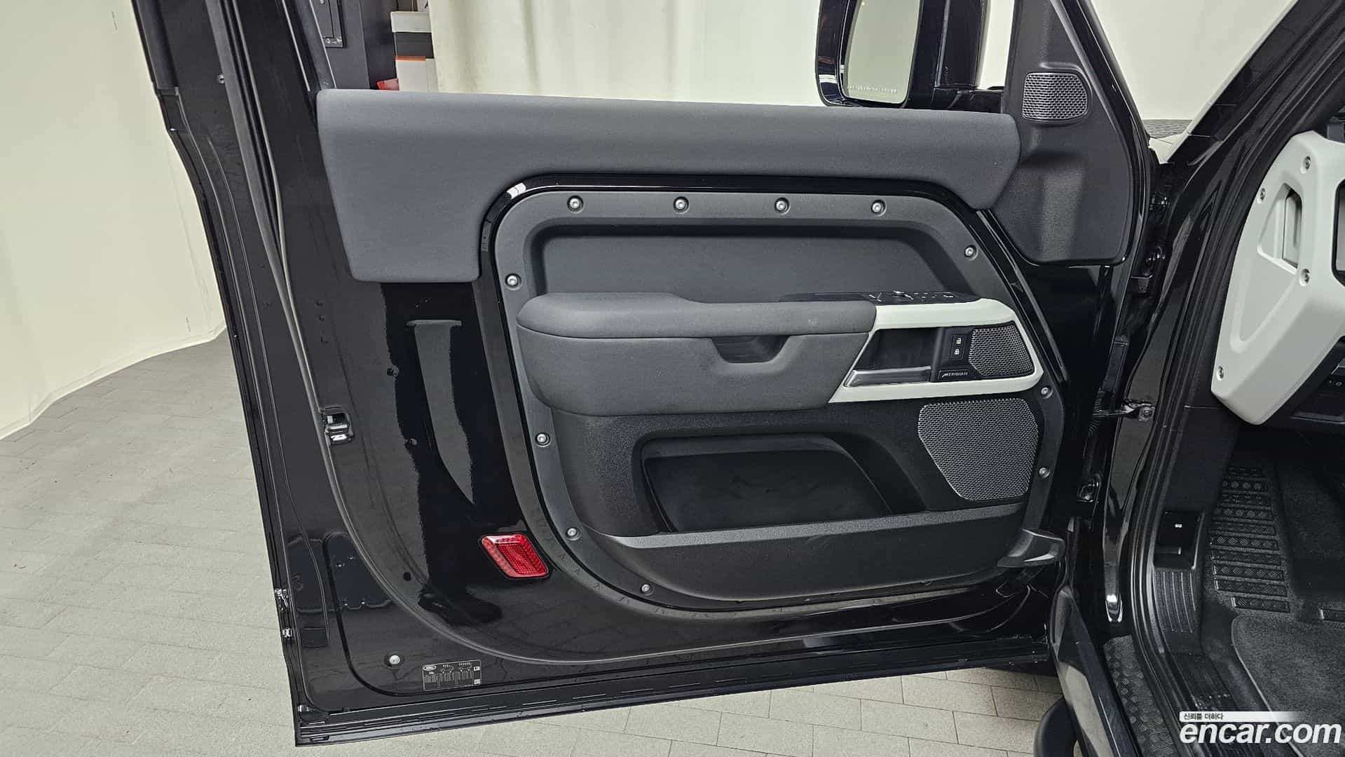 Defender Land Rover 2022.0-INNER-035