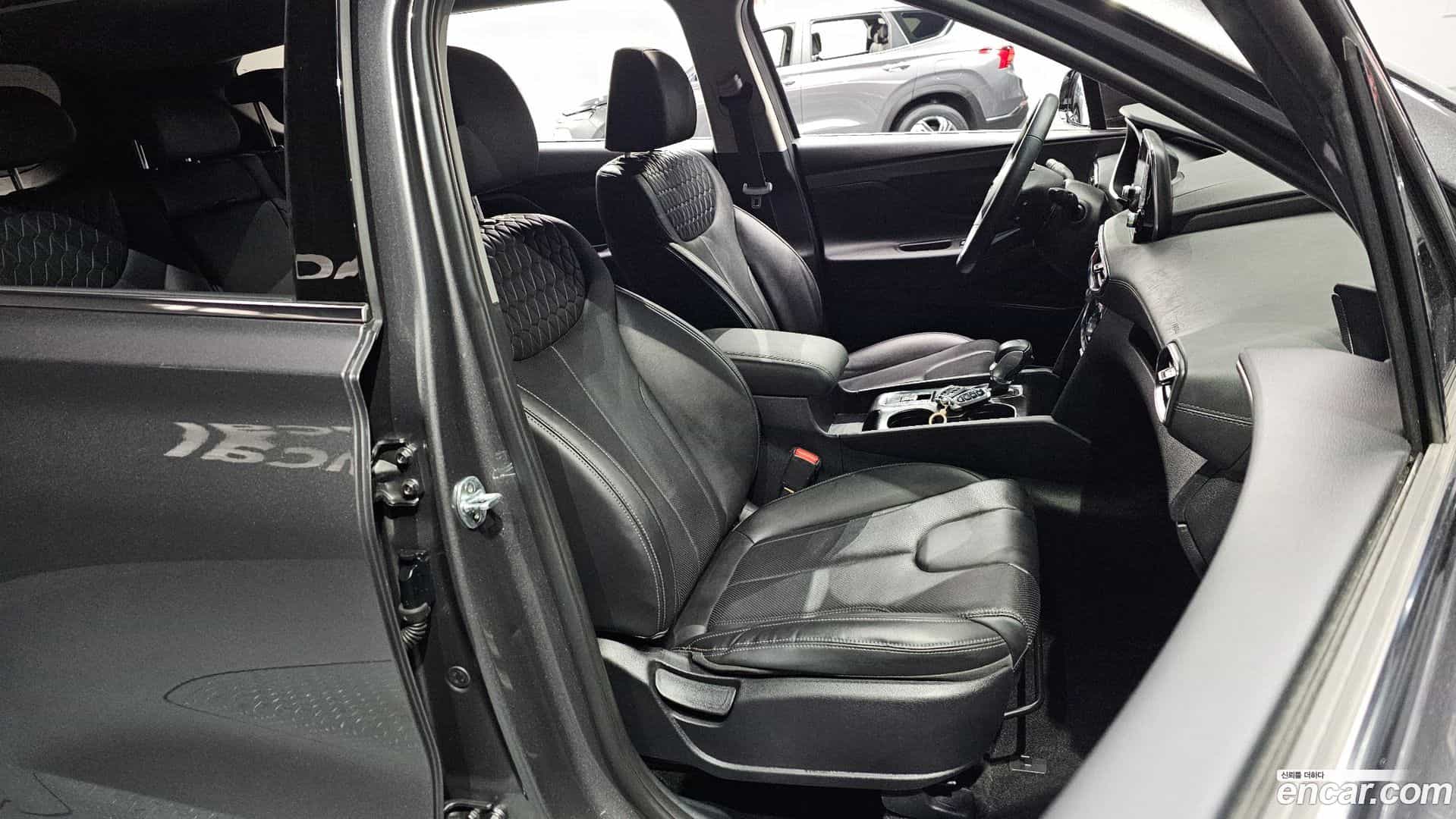 Santafe Hyundai 2019.2-INNER-010