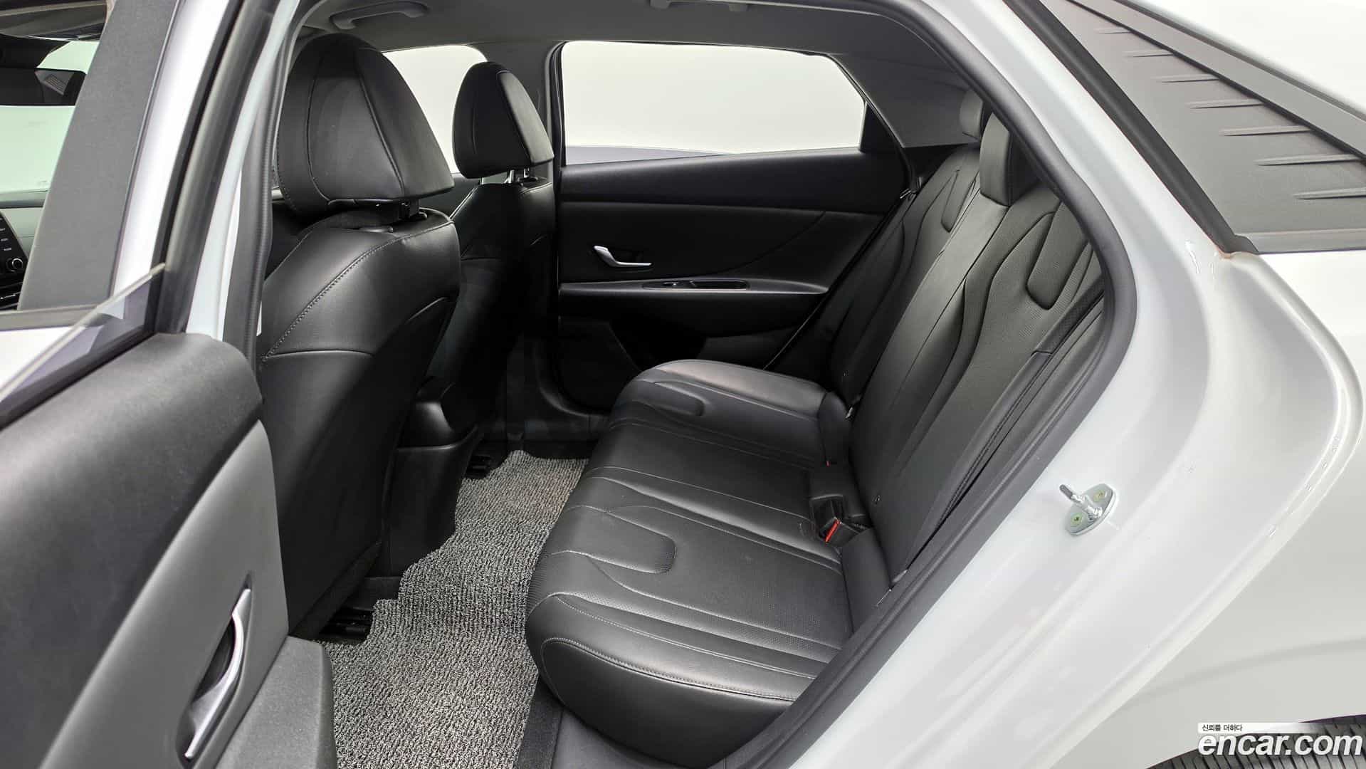 AVANTE Hyundai 2020.5-OPTION-016