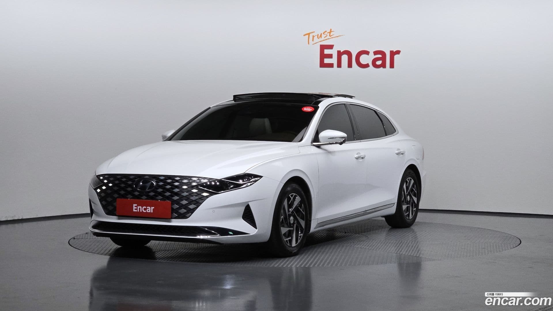 Main__Slider__Photo:Grandeur Hyundai 2021.3-0