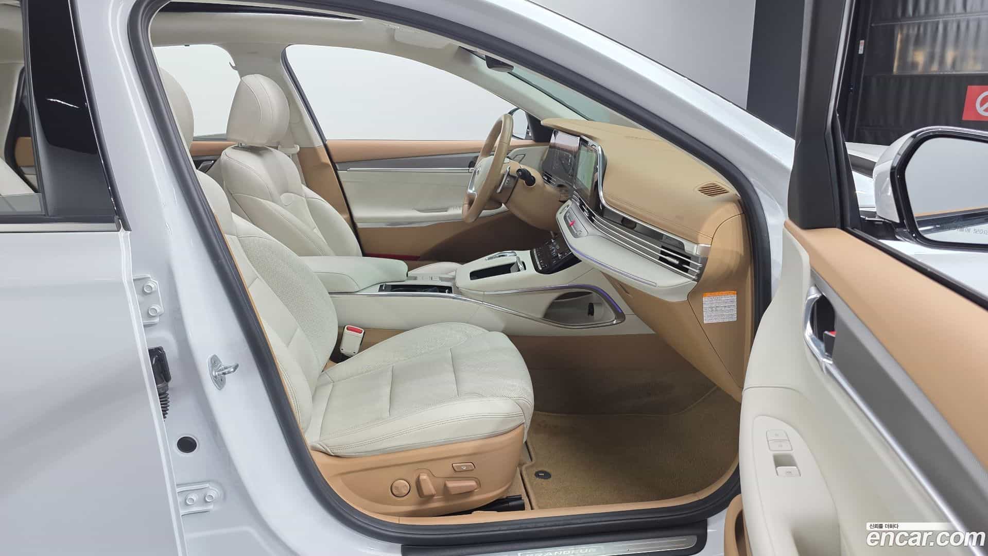 Grandeur Hyundai 2021.3-OPTION-015