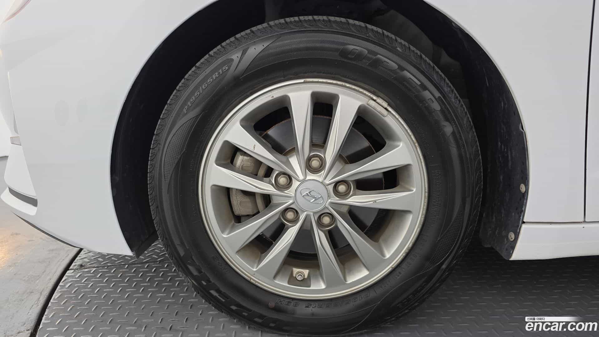 AVANTE Hyundai 2019.9-OUTER-005