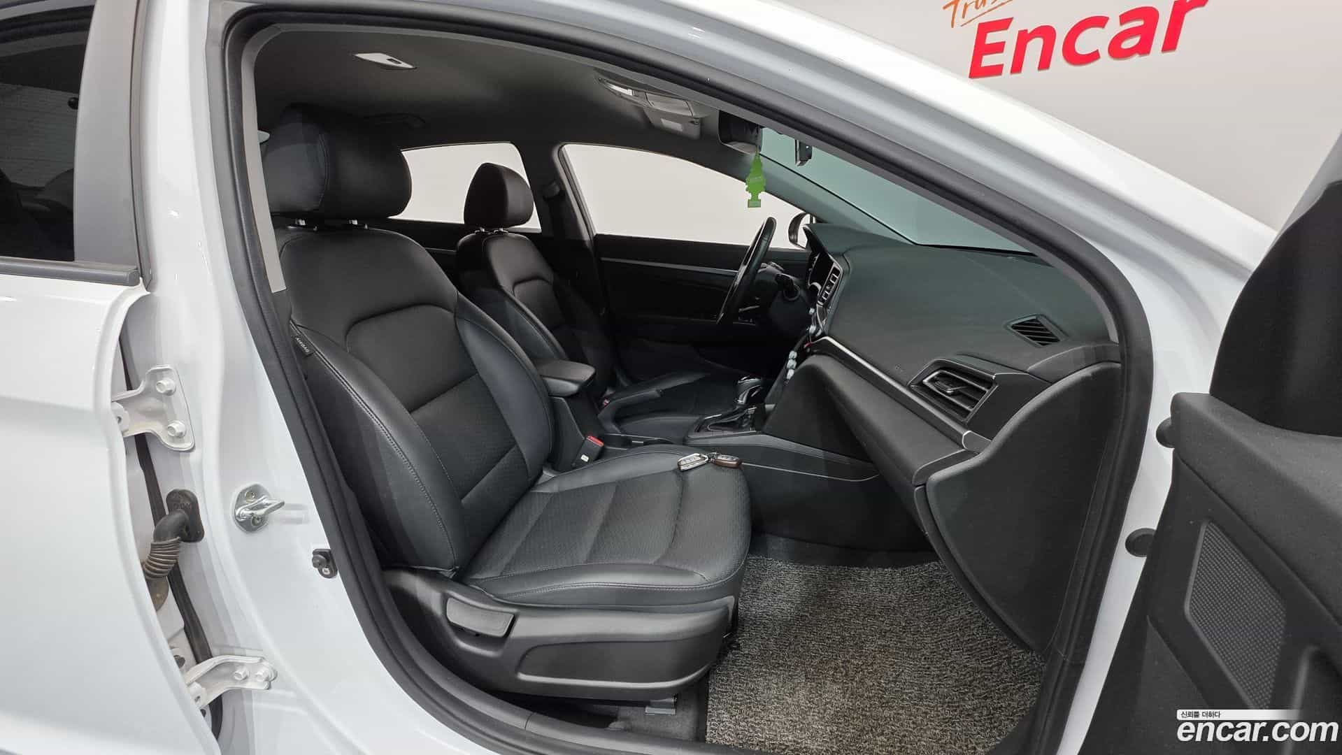 AVANTE Hyundai 2019.9-INNER-010