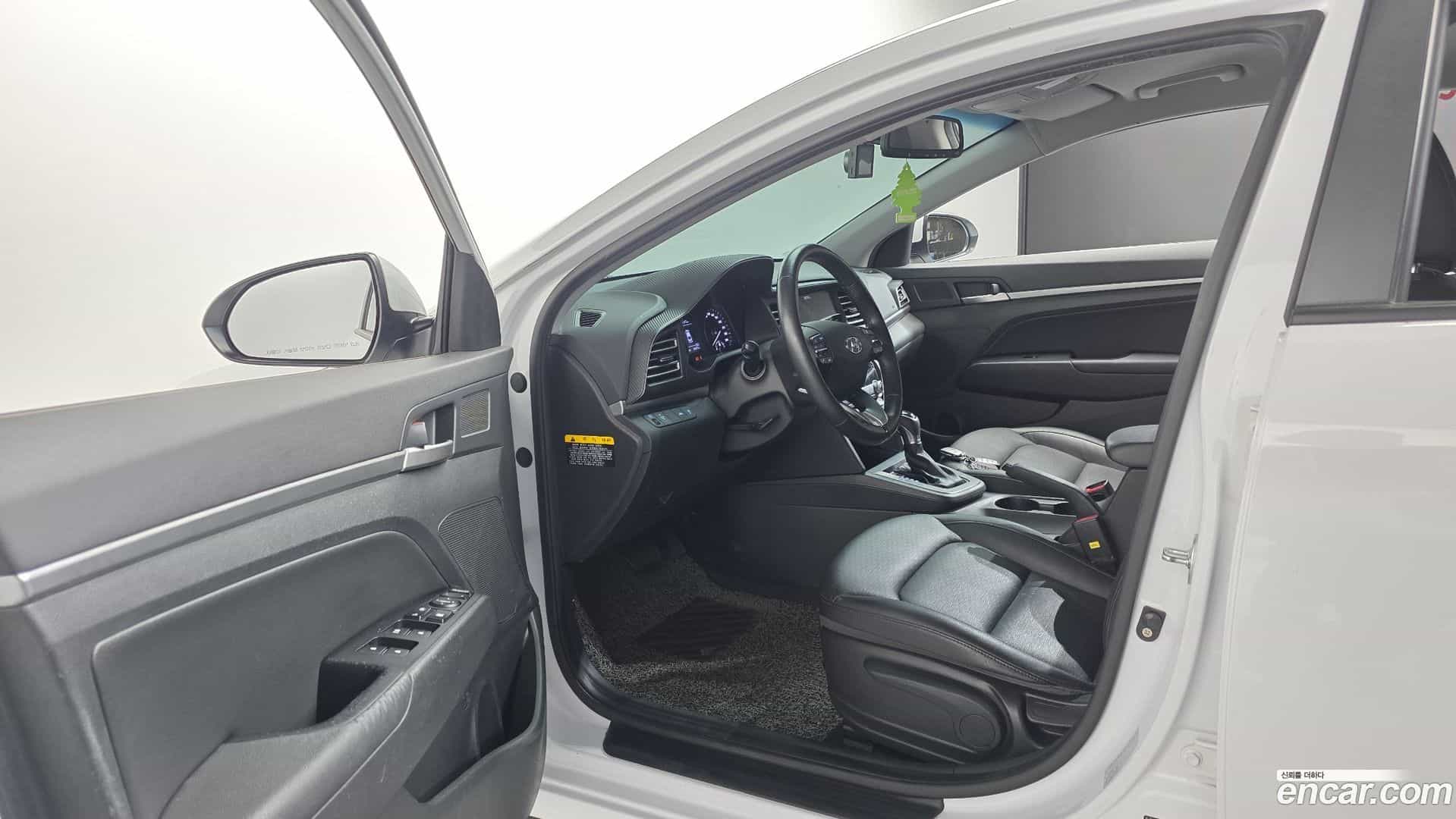 AVANTE Hyundai 2019.9-OPTION-015