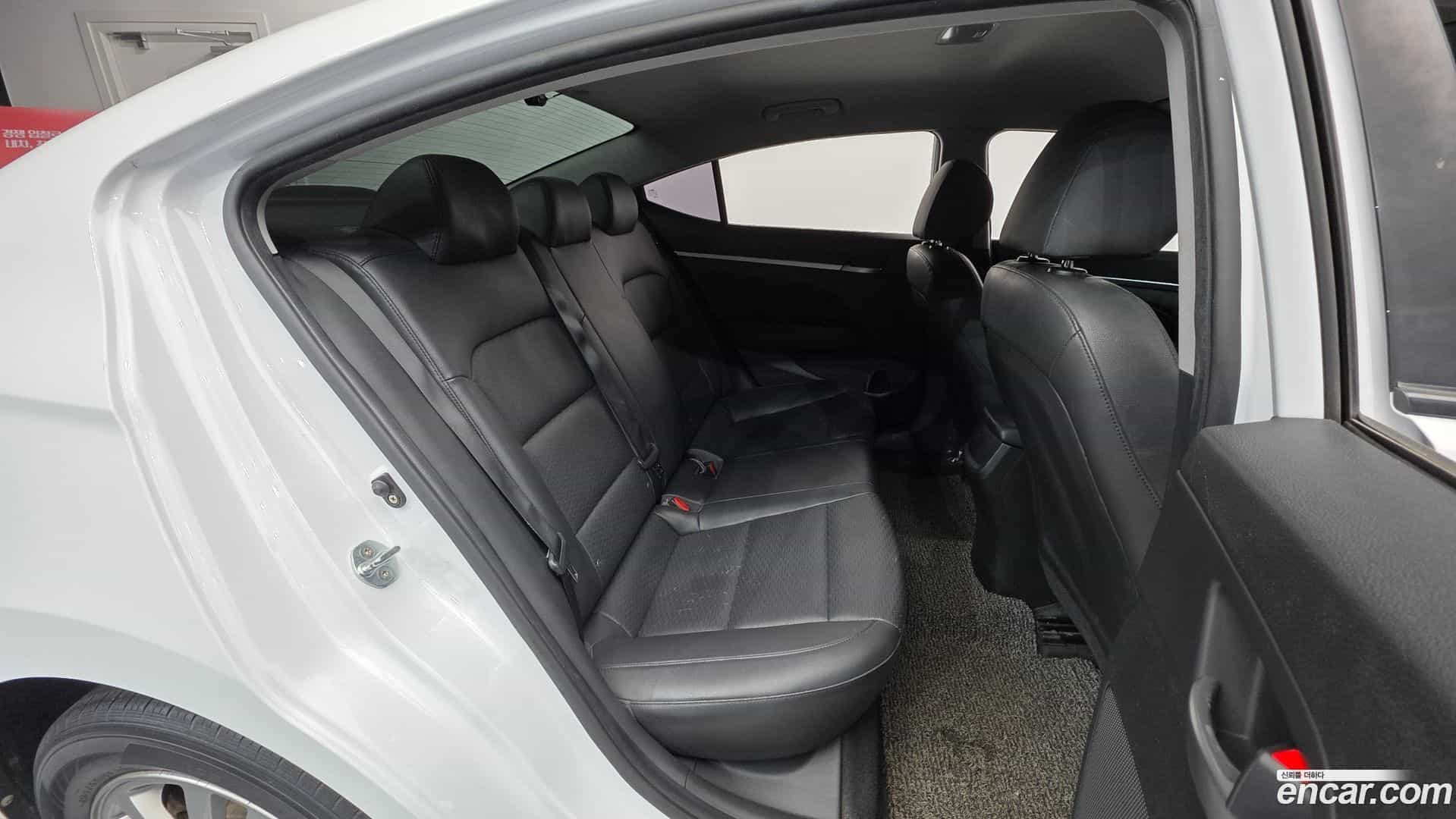 AVANTE Hyundai 2019.9-OPTION-023