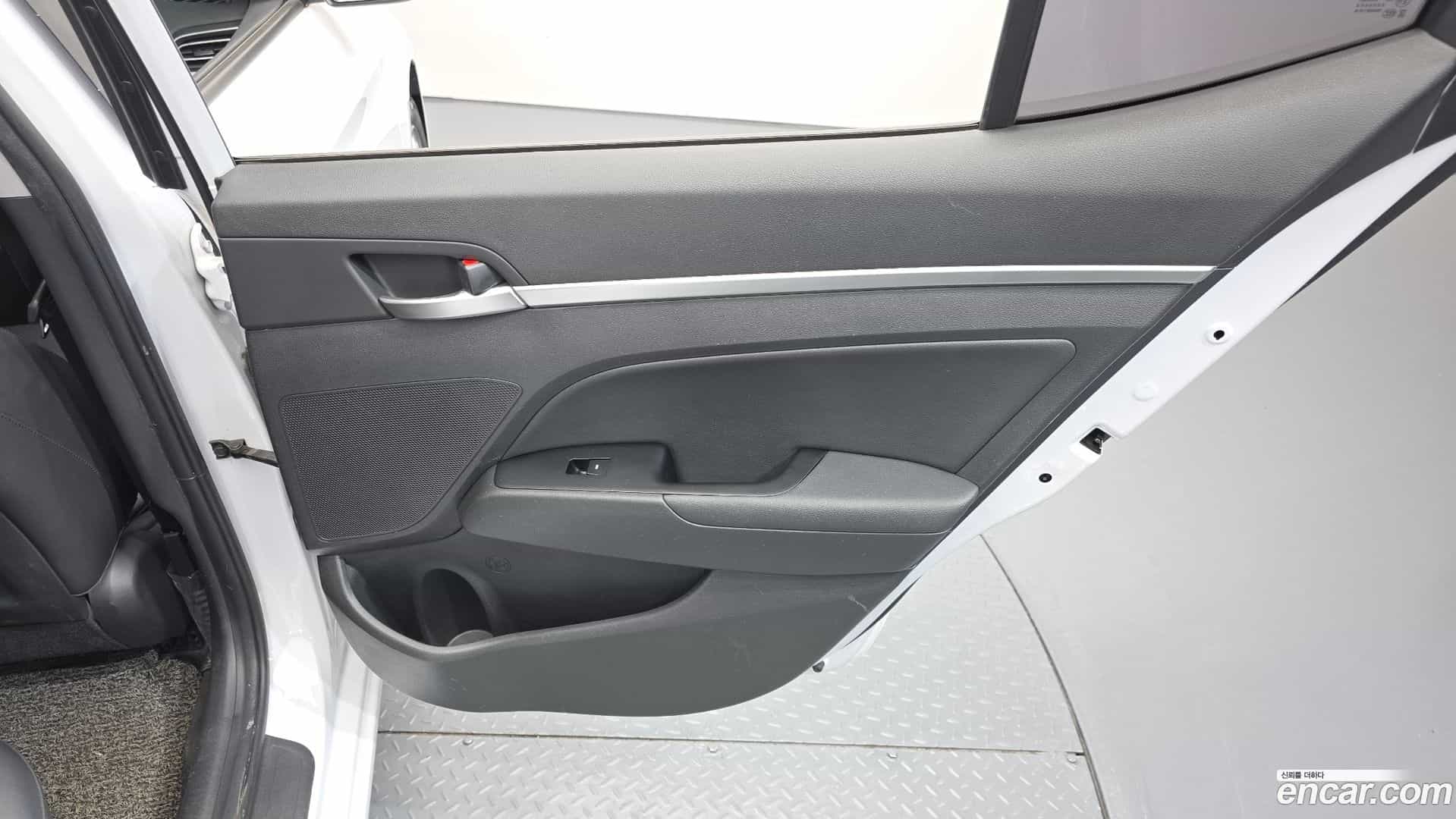 AVANTE Hyundai 2019.9-INNER-035