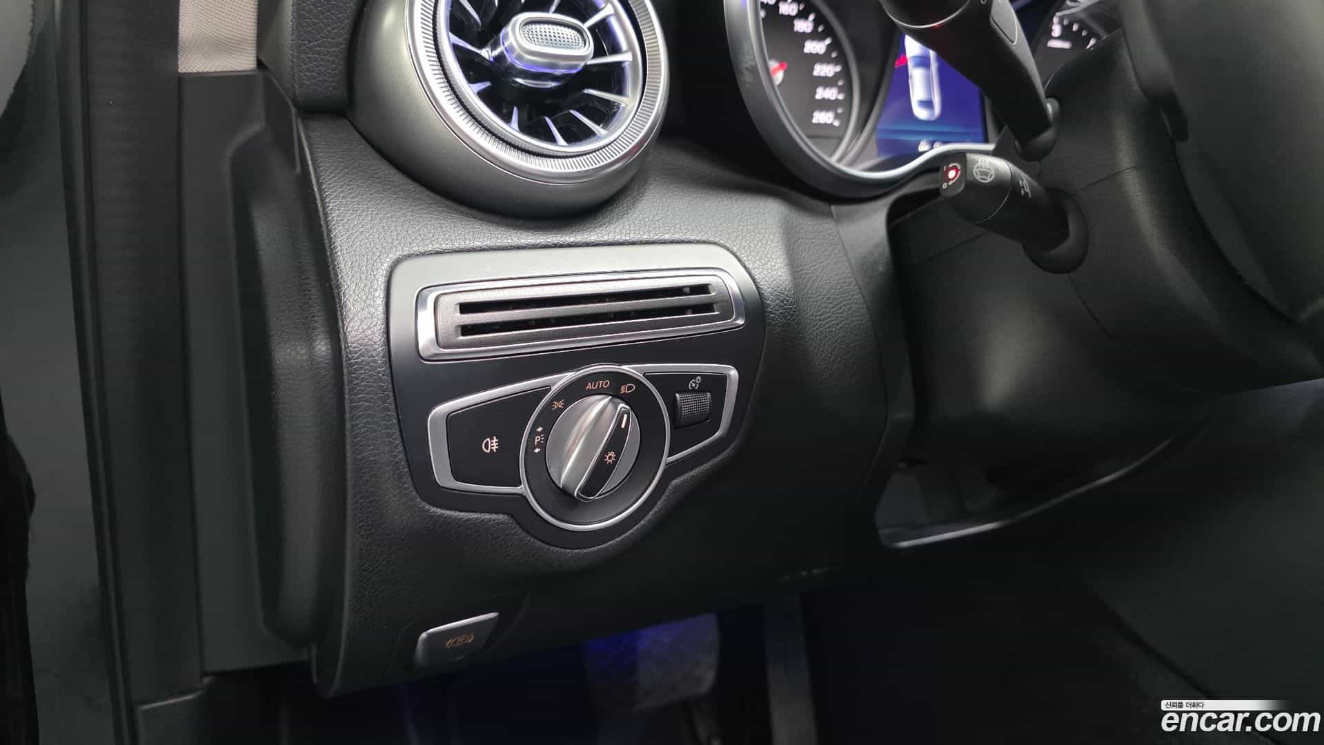 C-Class Mercedes-Benz 2019.2-OPTION-023