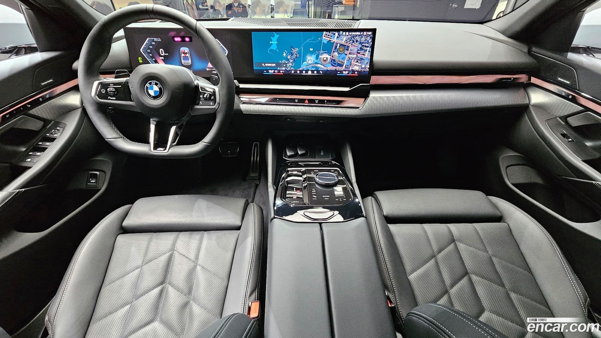 Main__Slider__Photo:5-Series BMW 2025.3-6