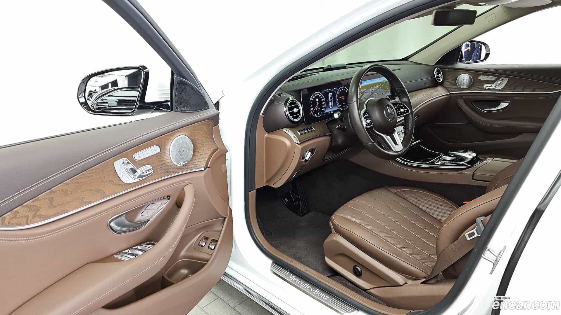 E-Class Mercedes-Benz 2020.6-INNER-010