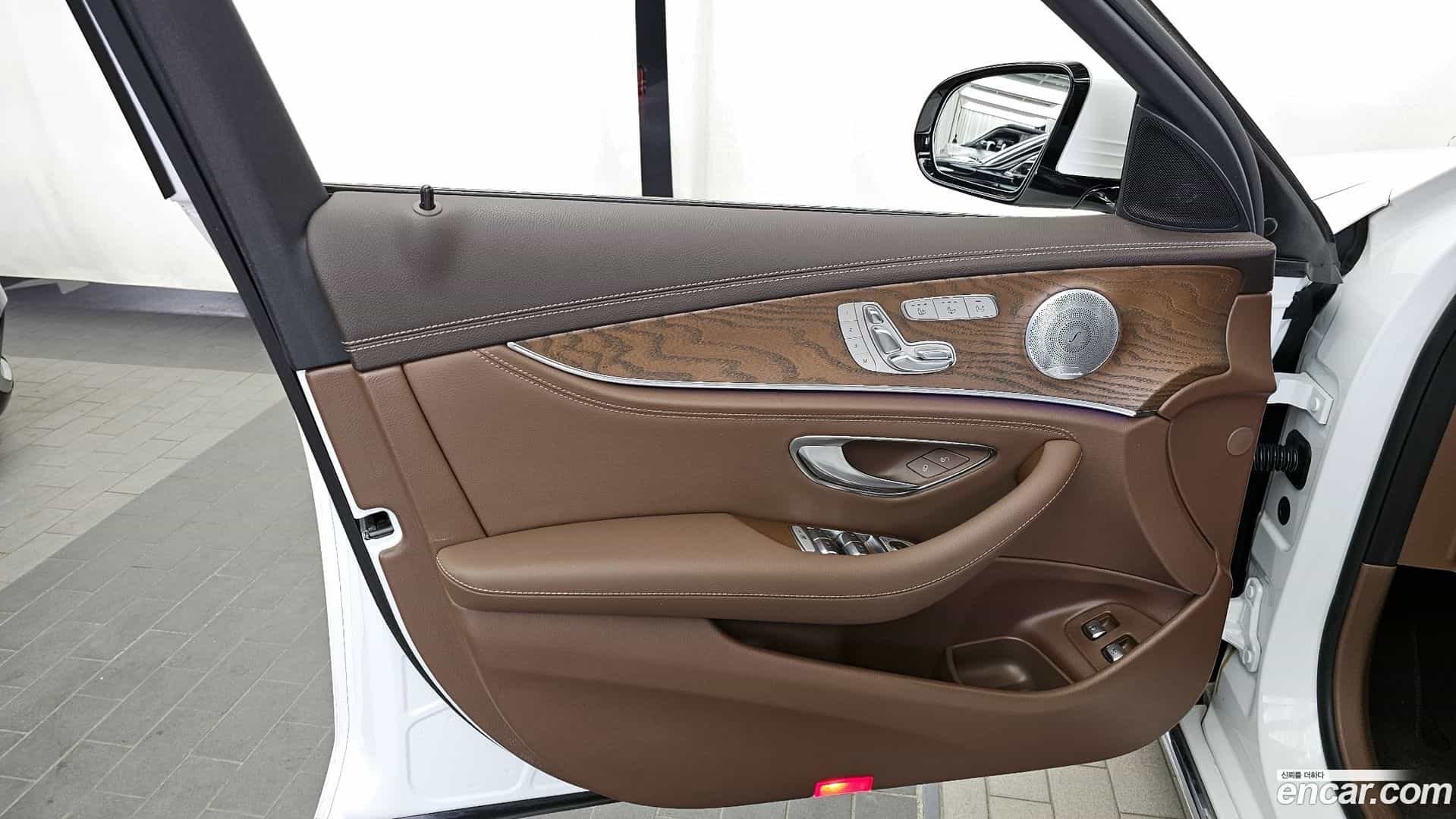 E-Class Mercedes-Benz 2020.6-INNER-034