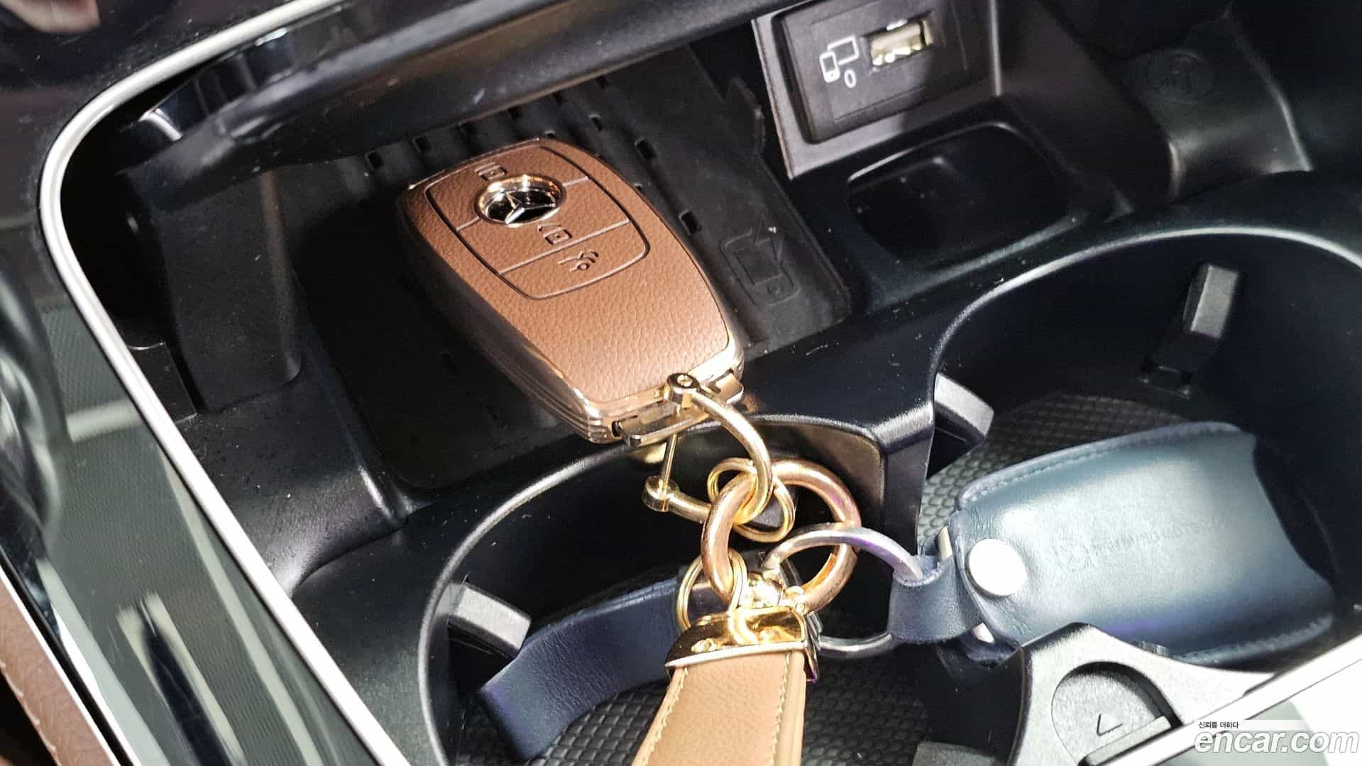 E-Class Mercedes-Benz 2020.6-INNER-036