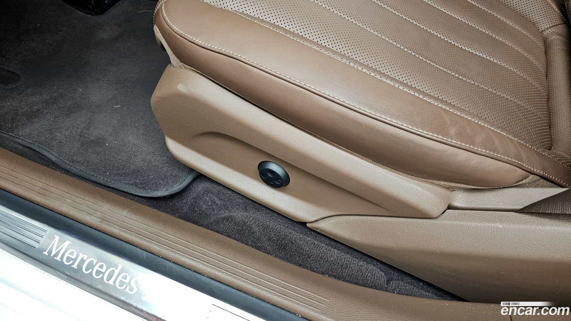 E-Class Mercedes-Benz 2020.6-OPTION-044
