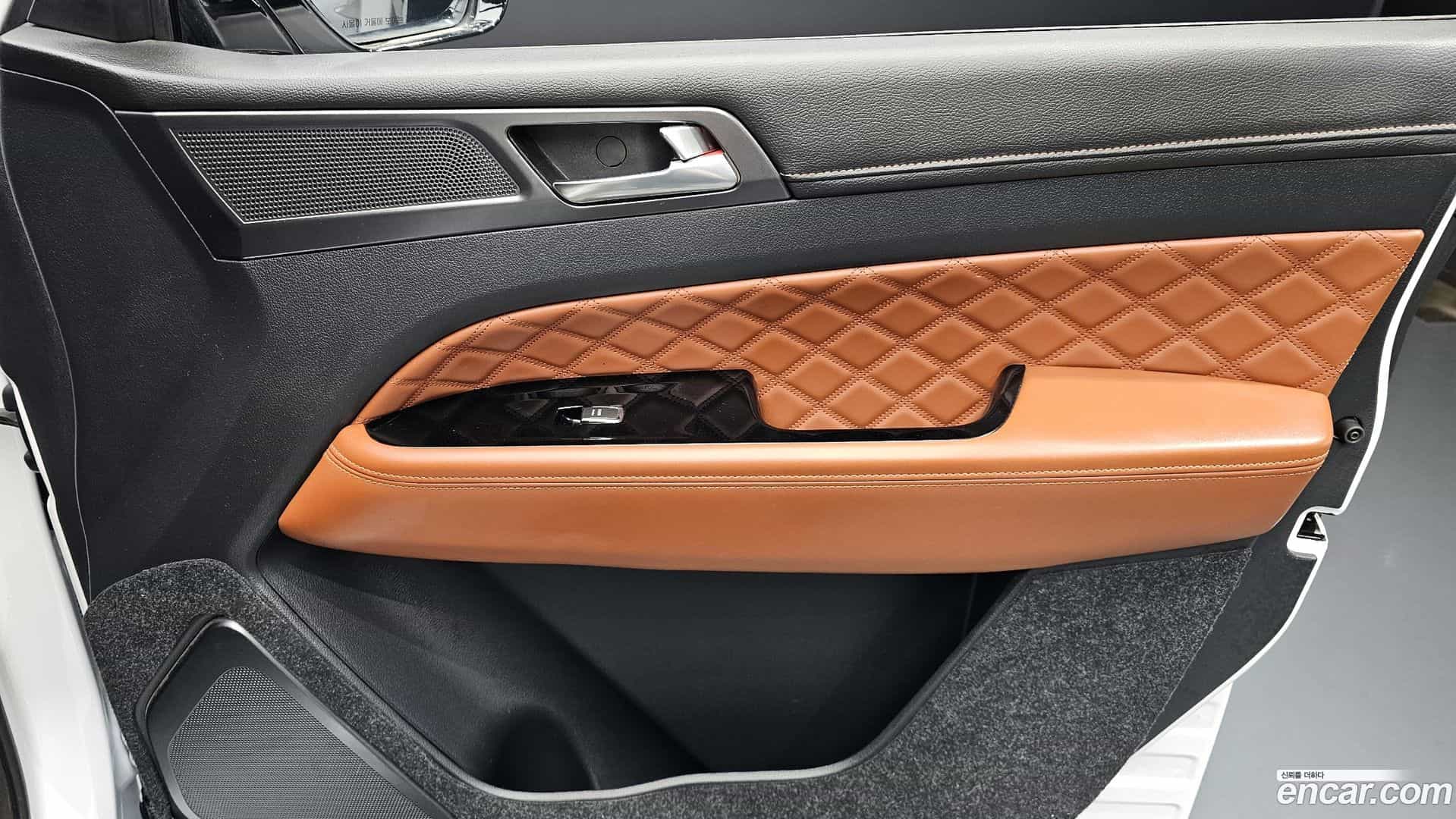 Rexton KG Mobility 2020.7-INNER-034