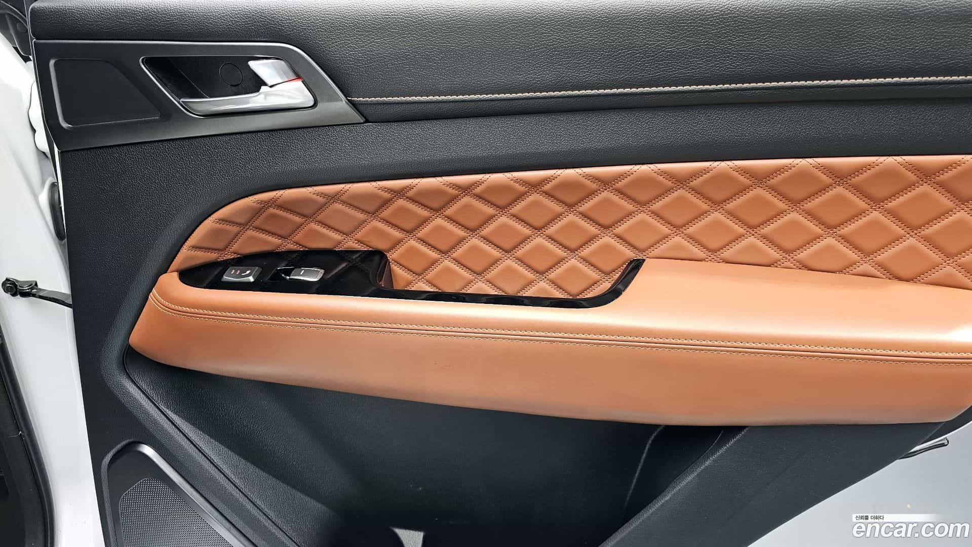 Rexton KG Mobility 2020.7-INNER-035