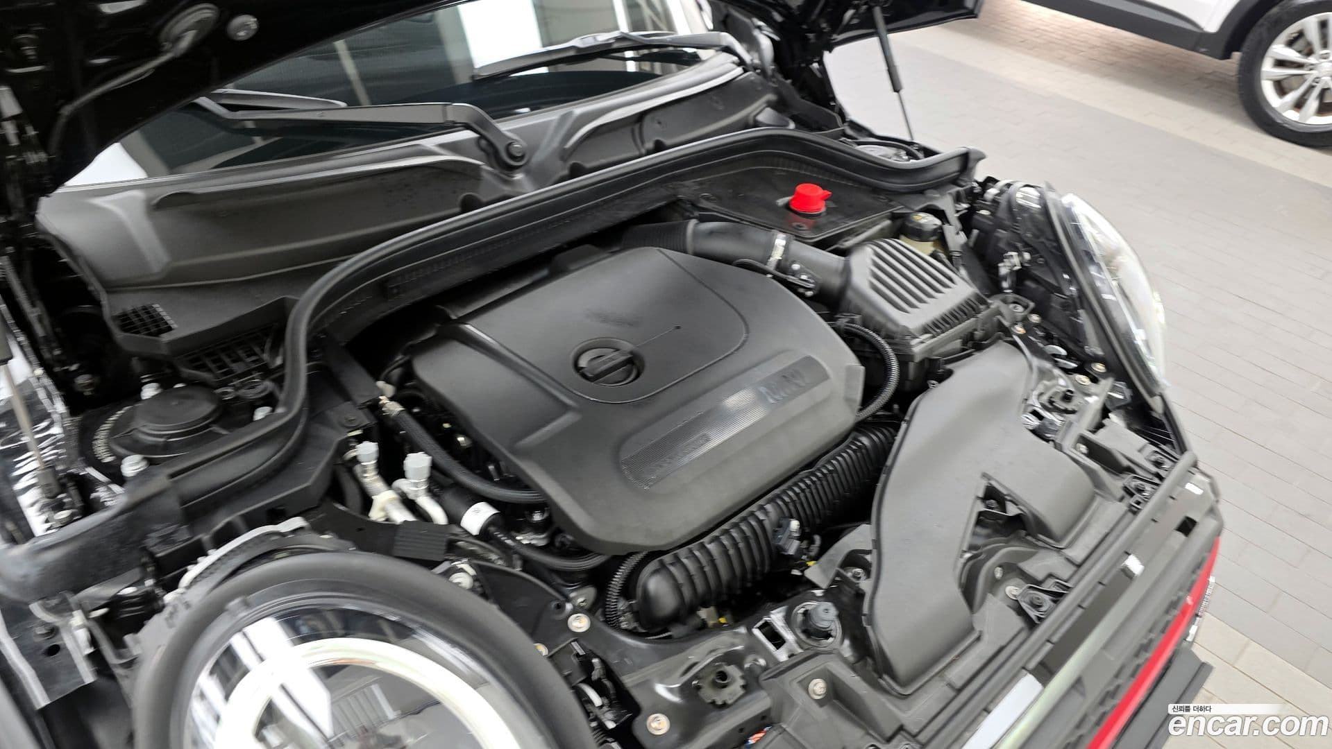 Main__Slider__Photo:Cooper Convertible Mini 2023.1-5