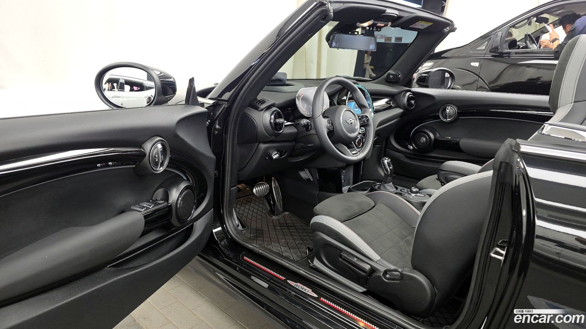 Main__Slider__Photo:Cooper Convertible Mini 2023.1-9
