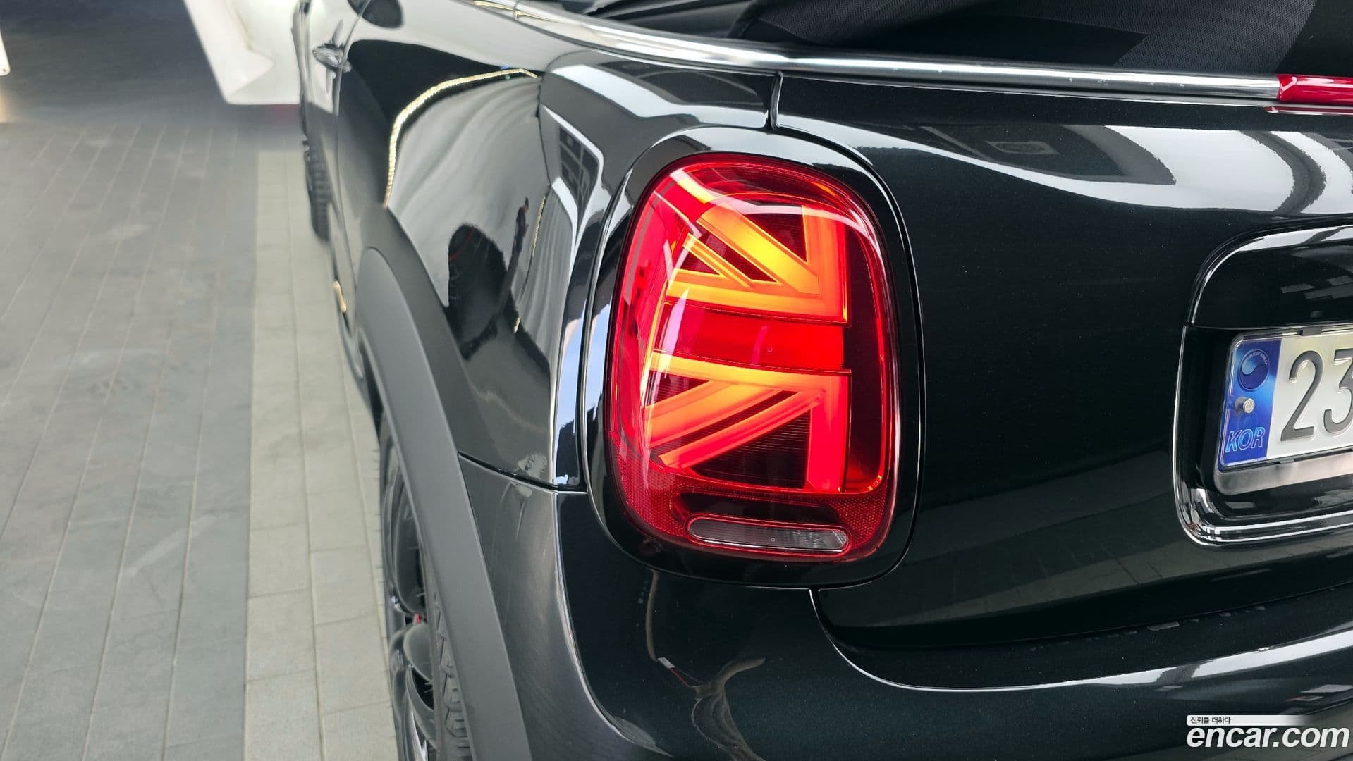 Main__Slider__Photo:Cooper Convertible Mini 2023.1-22