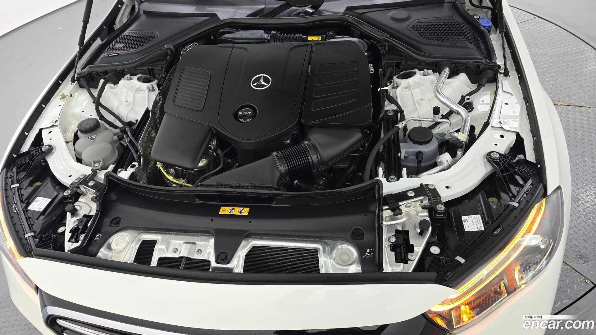 Main__Slider__Photo:E-Class Mercedes-Benz 2024.7-5