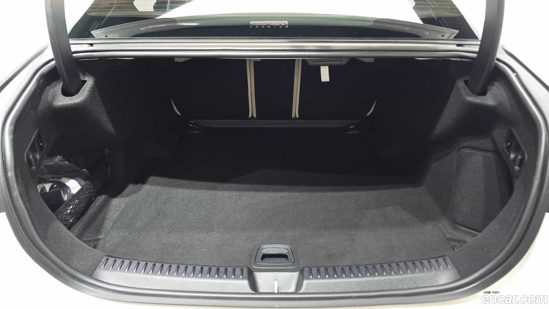 E-Class Mercedes-Benz 2024.7-OPTION-024