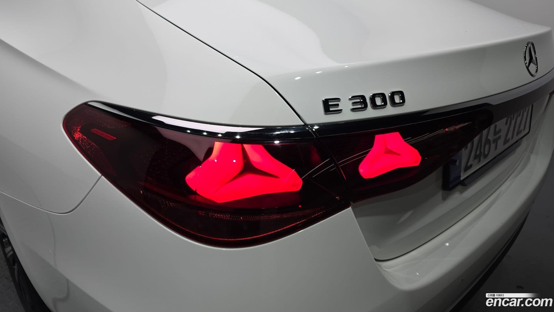 Main__Slider__Photo:E-Class Mercedes-Benz 2024.7-22