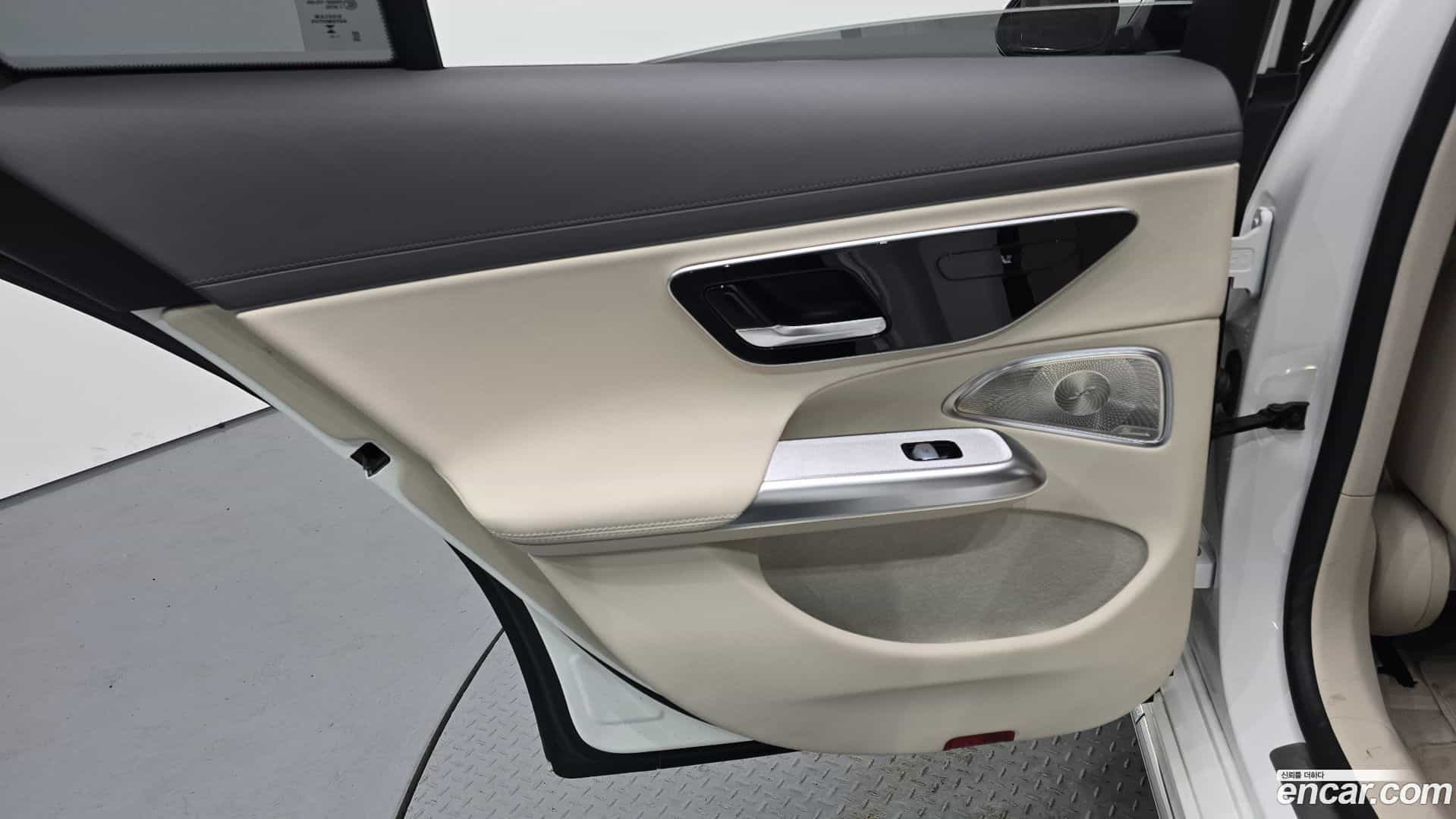 E-Class Mercedes-Benz 2024.7-INNER-035