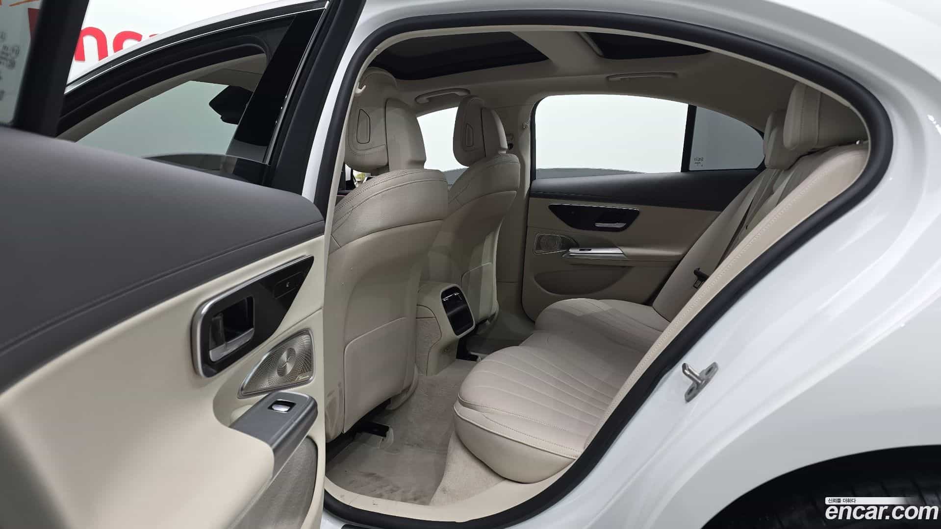 E-Class Mercedes-Benz 2024.7-INNER-036