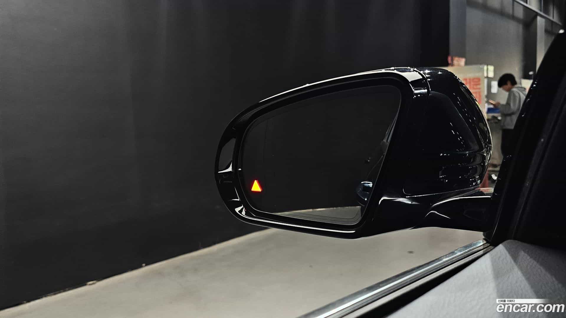 E-Class Mercedes-Benz 2018.11-OPTION-022
