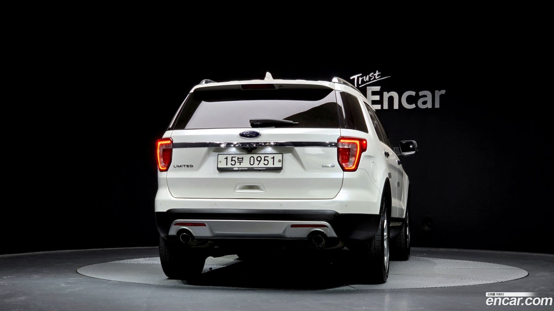 Main__Slider__Photo:Explorer Ford 2015.9-3