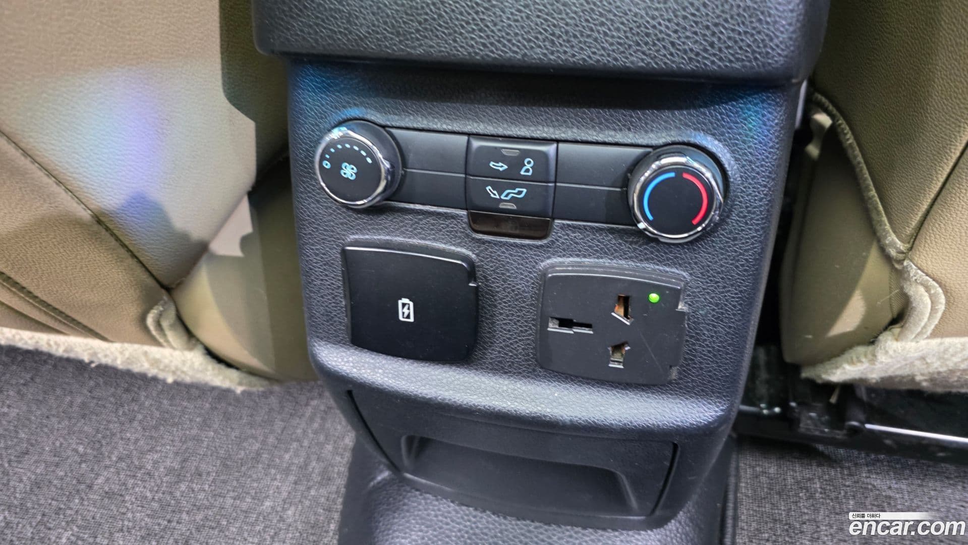 Main__Slider__Photo:Explorer Ford 2015.9-18