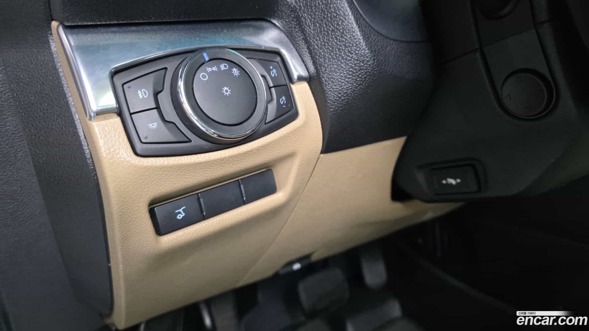 Explorer Ford 2015.9-OPTION-040