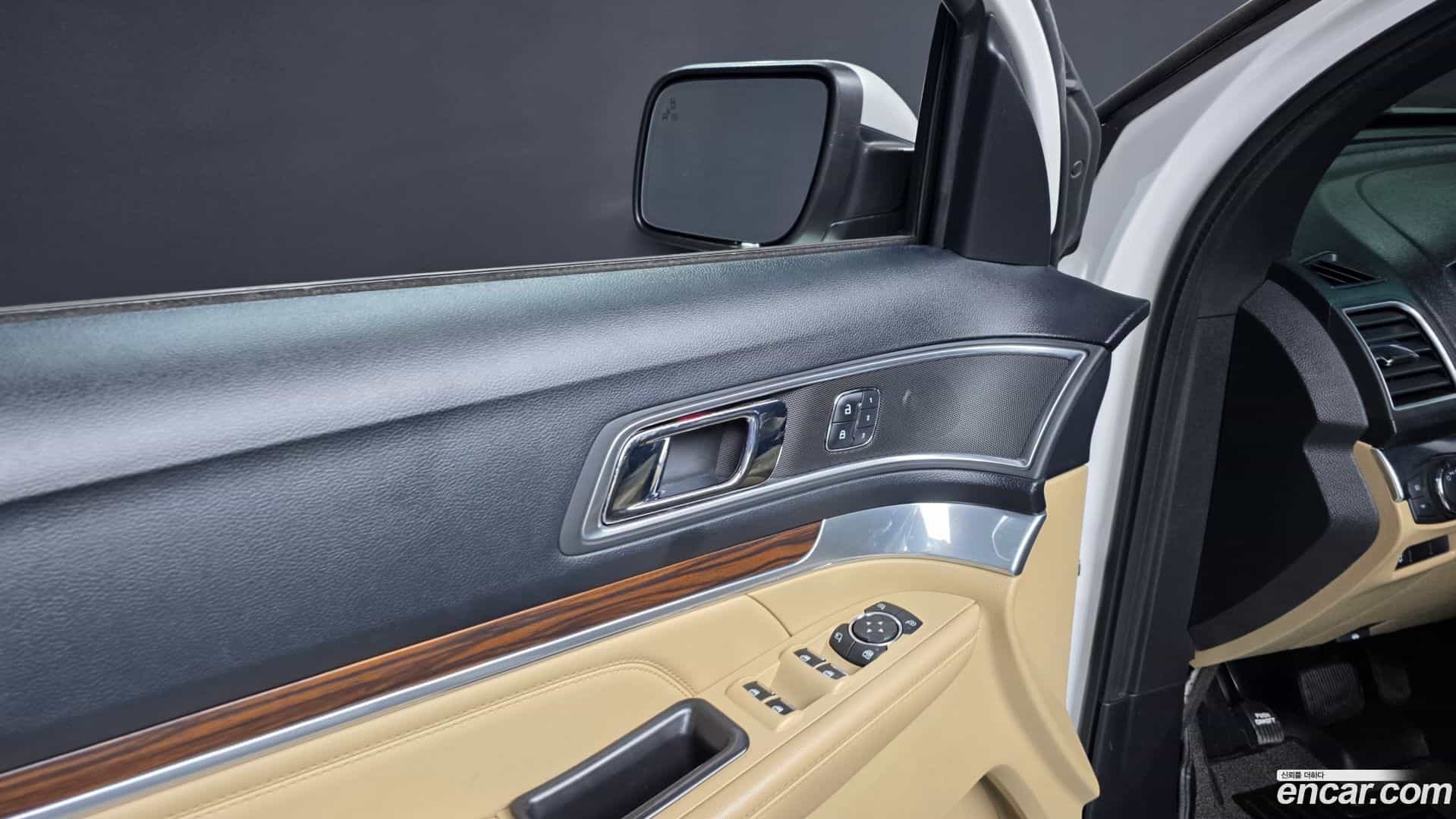 Explorer Ford 2015.9-OPTION-045