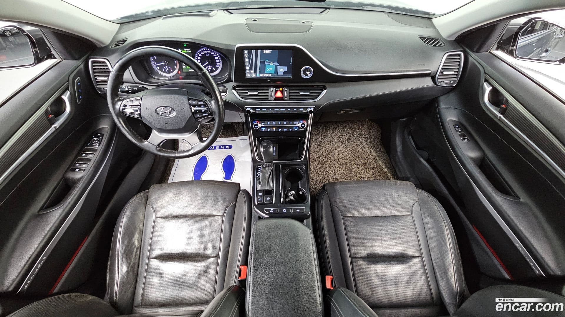 Main__Slider__Photo:Grandeur Hyundai 2016.11-6